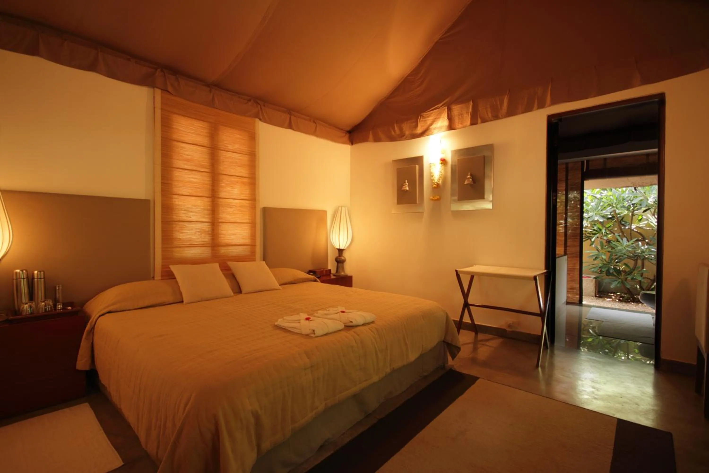 Bedroom, Bed in Shreyas Retreat