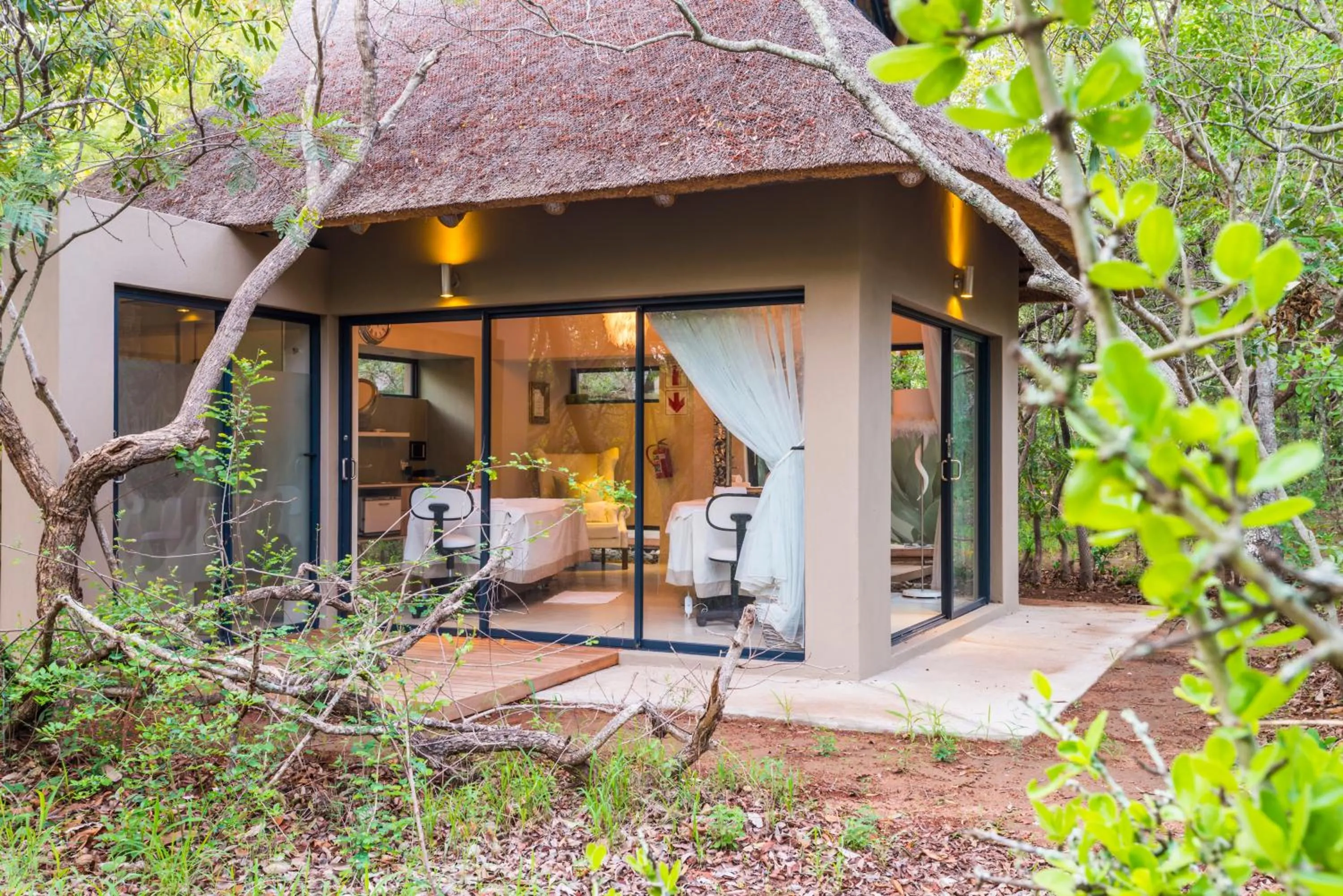 Facade/entrance in AM Lodge - Hoedspruit