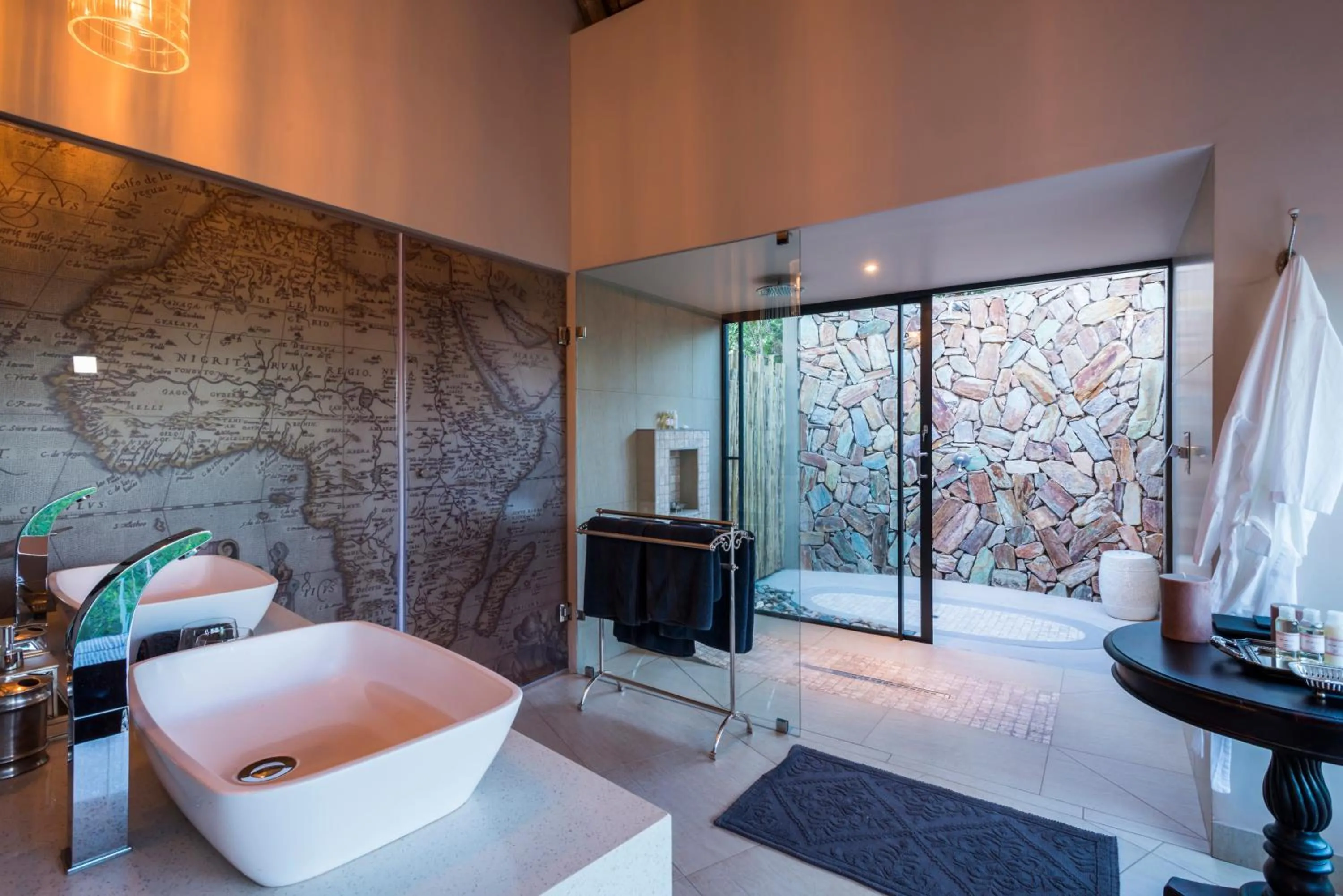 Bathroom in AM Lodge - Hoedspruit