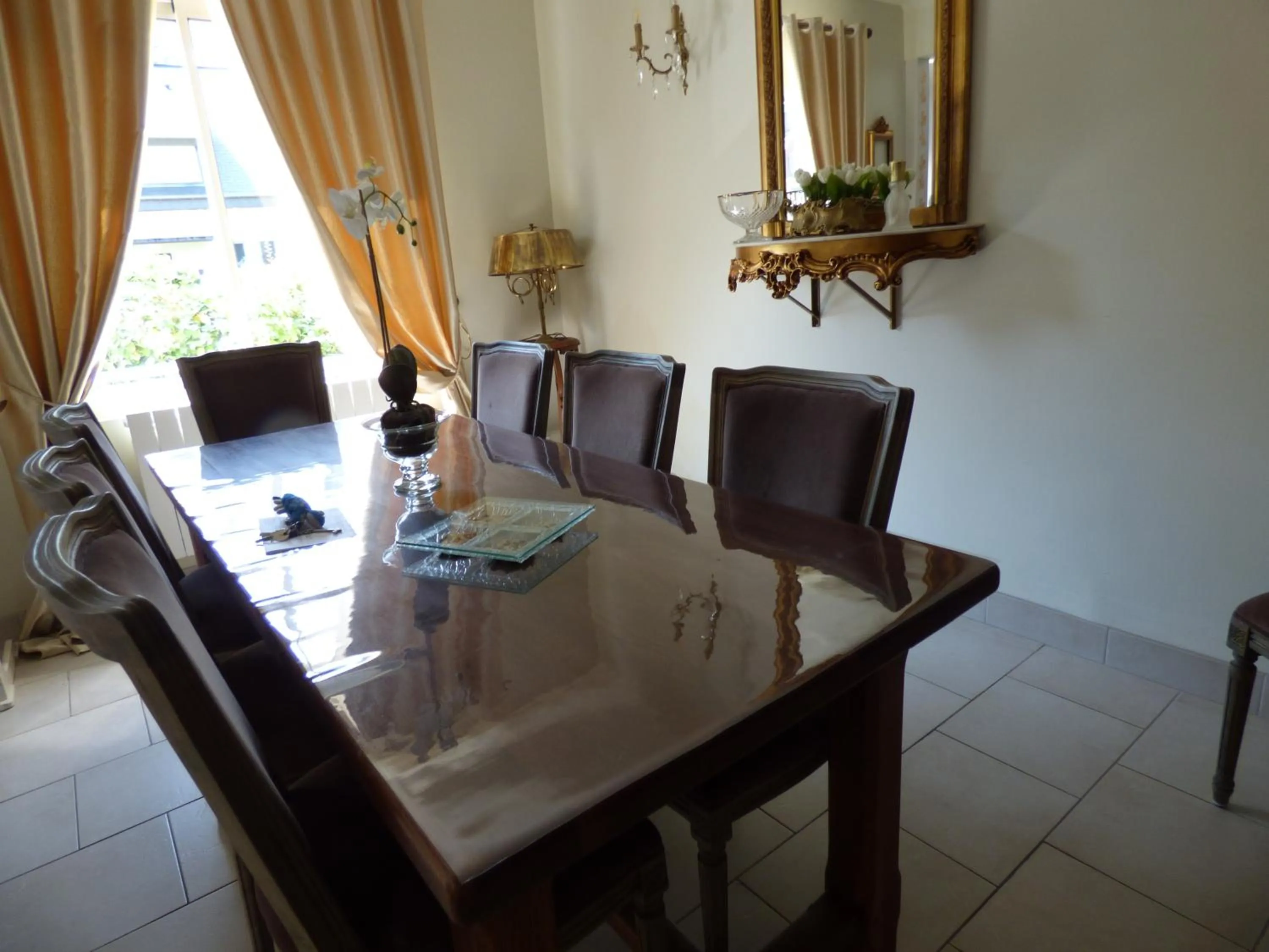 Living room in Le Clos des Camélias, 4 chambres- 8 personnes- 300m de la plage