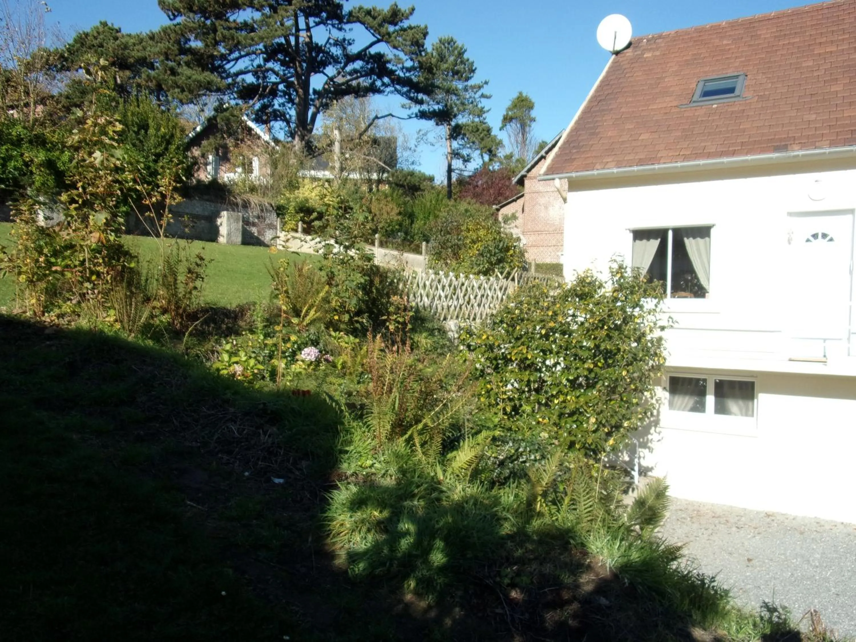 Garden in Le Clos des Camélias, 4 chambres- 8 personnes- 300m de la plage