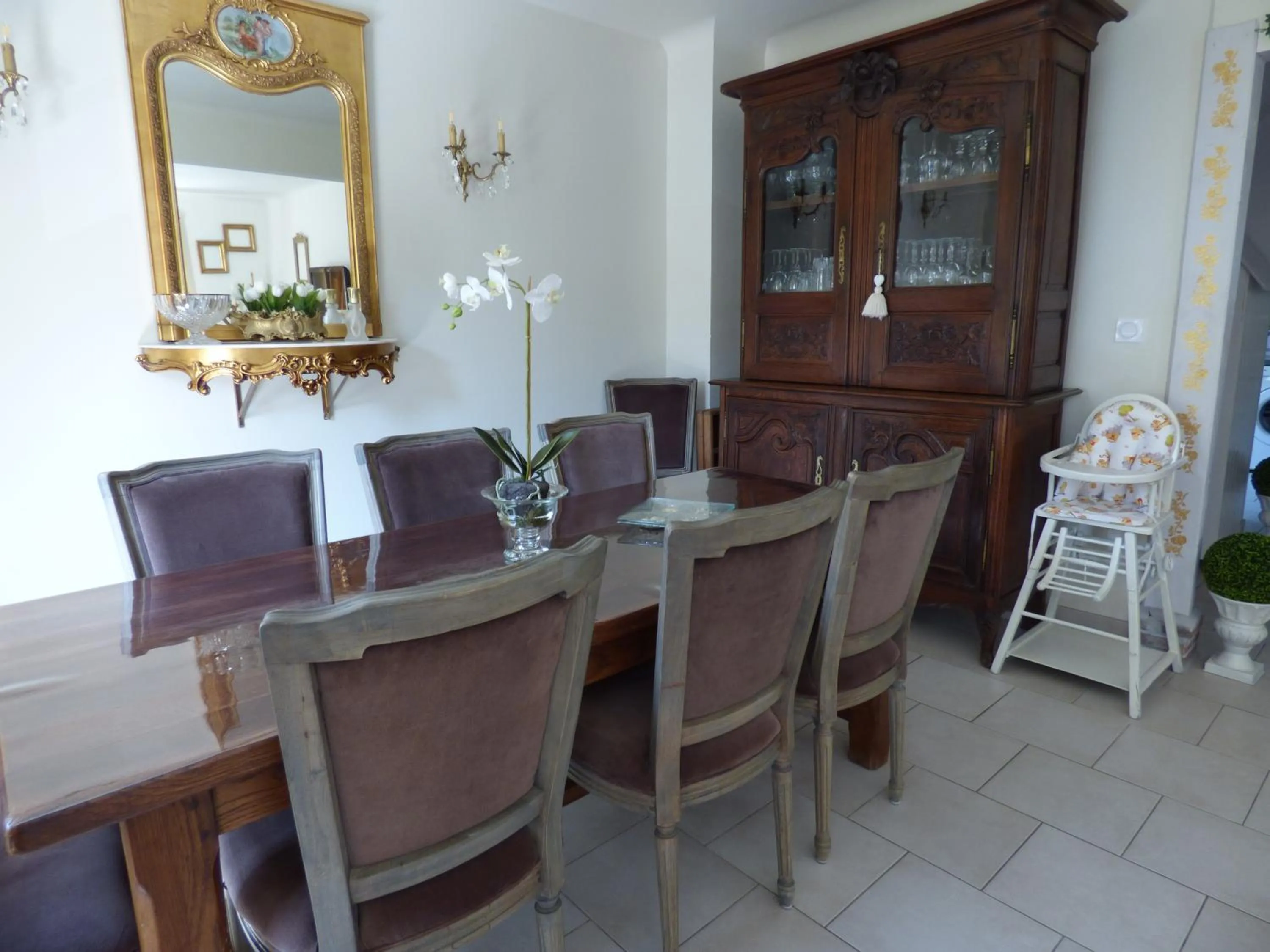 Living room in Le Clos des Camélias, 4 chambres- 8 personnes- 300m de la plage