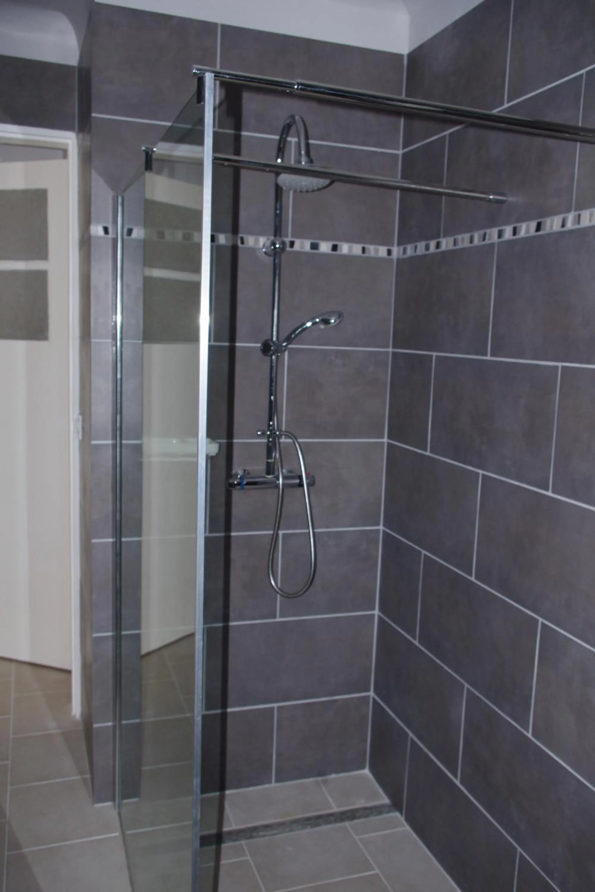 Bathroom in Le Clos des Camélias, 4 chambres- 8 personnes- 300m de la plage