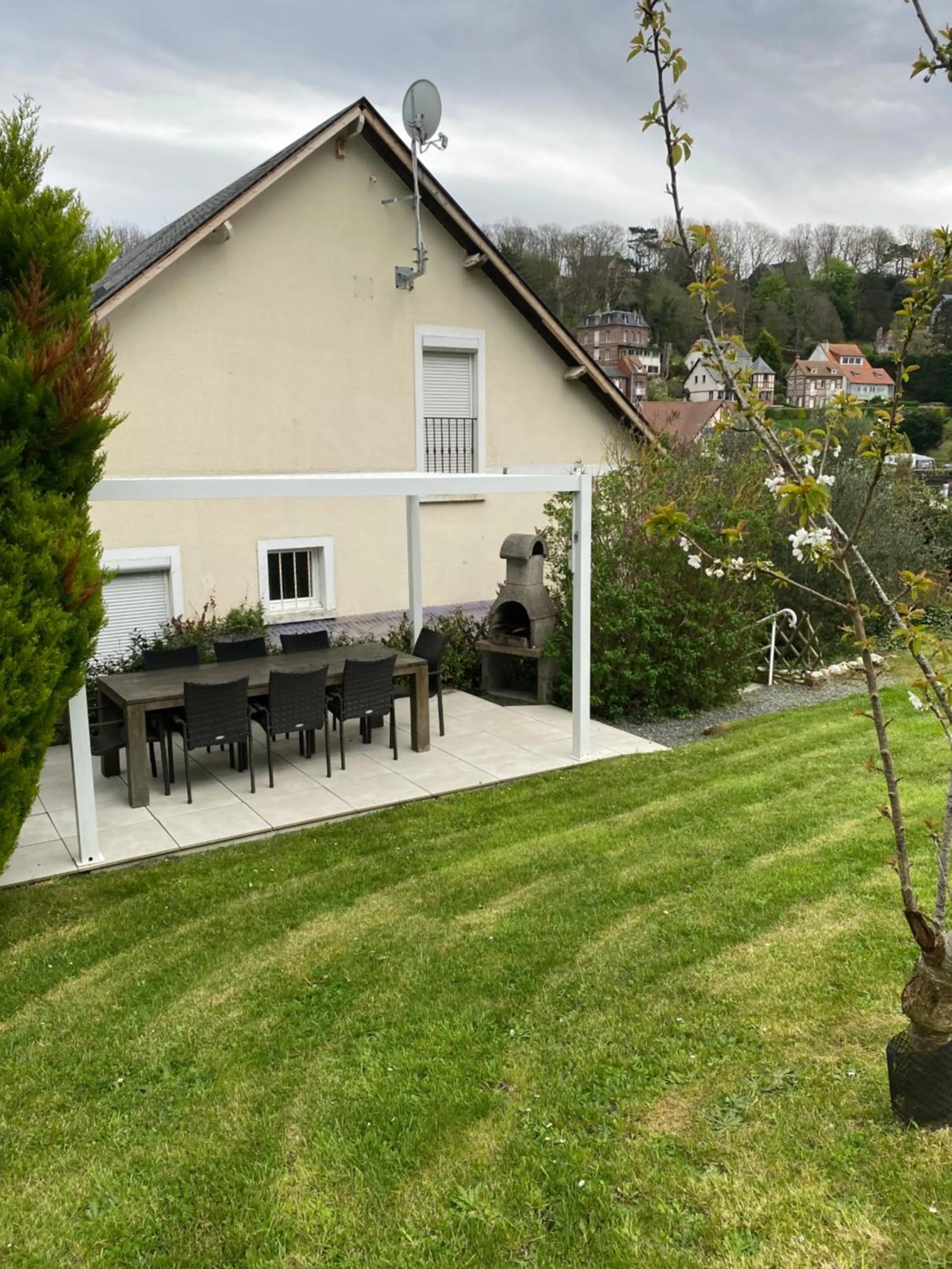 Garden in Le Clos des Camélias, 4 chambres- 8 personnes- 300m de la plage
