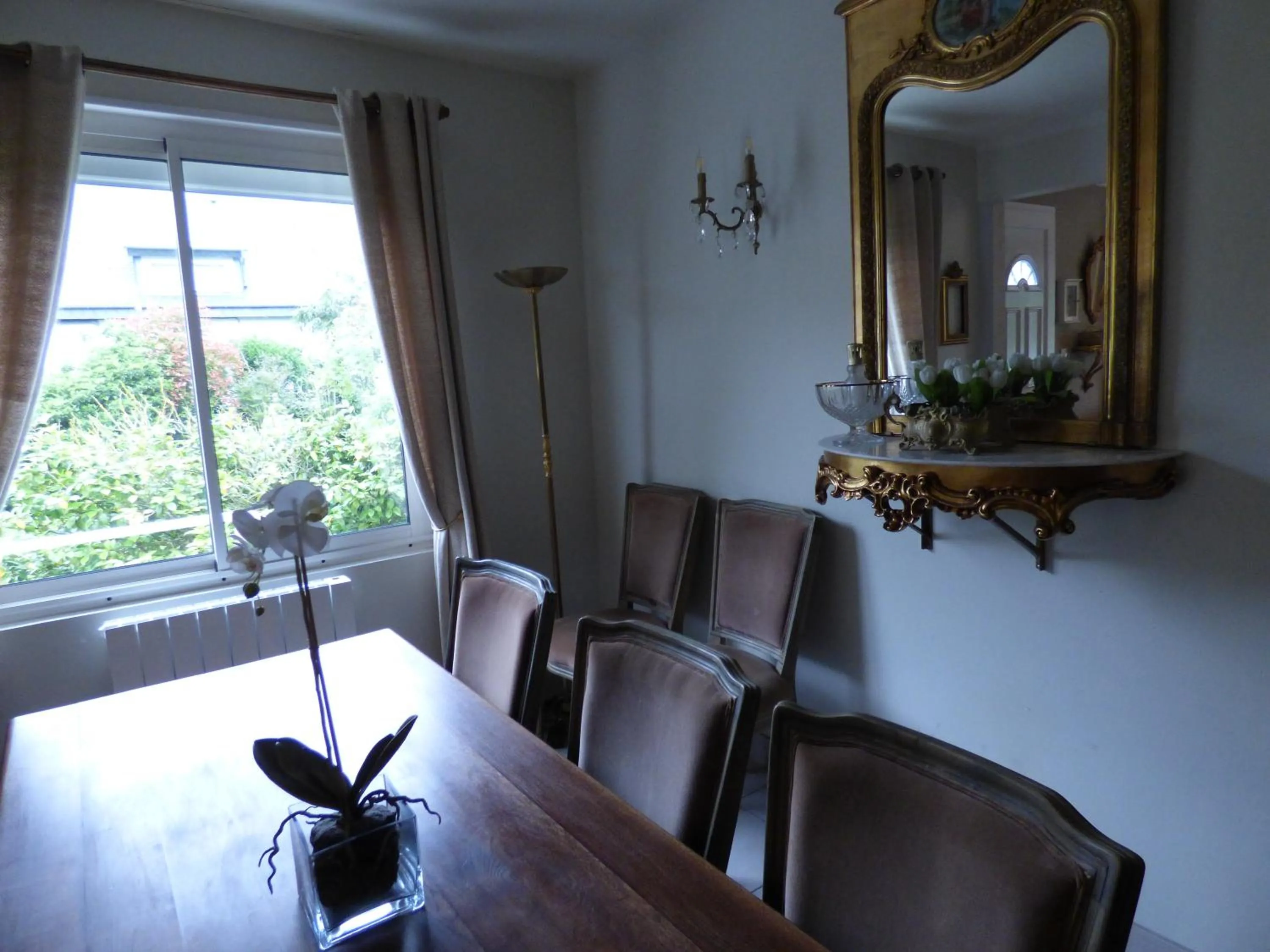 Le Clos des Camélias, 4 chambres- 8 personnes- 300m de la plage