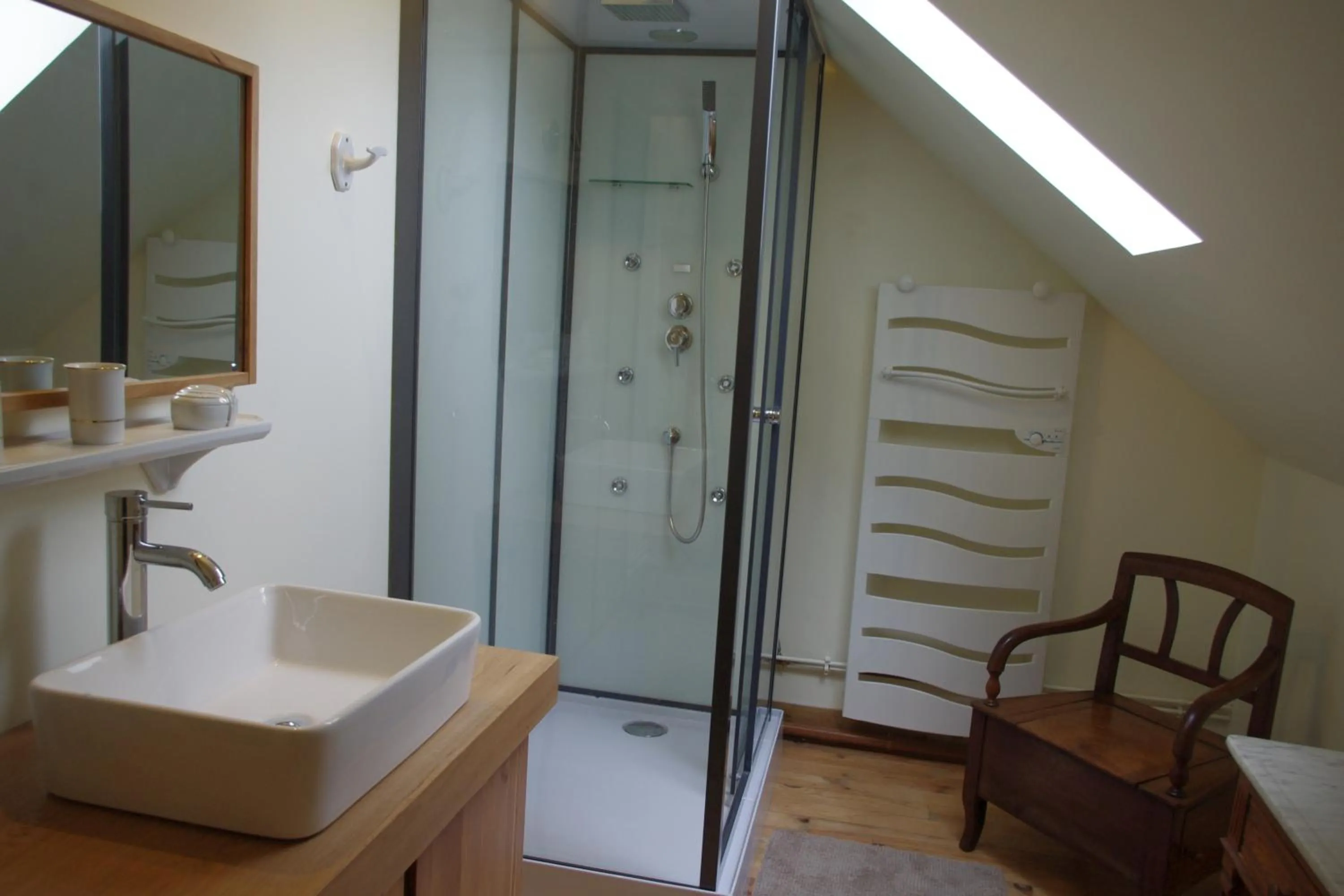 Bathroom in Le Clos des Camélias, 4 chambres- 8 personnes- 300m de la plage
