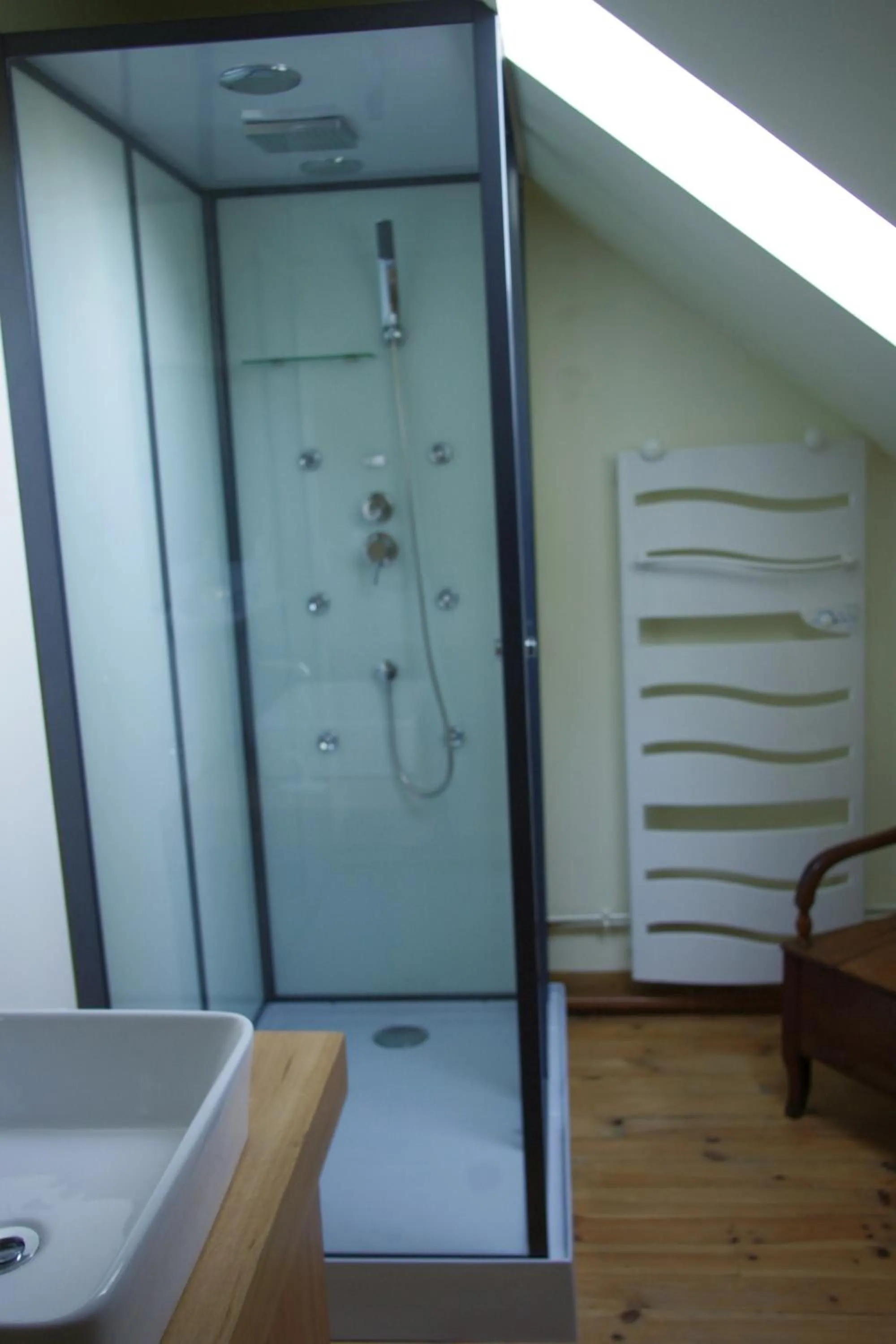 Bathroom in Le Clos des Camélias, 4 chambres- 8 personnes- 300m de la plage