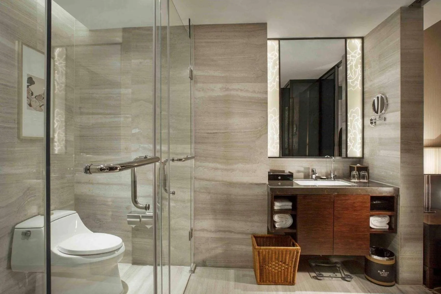 Bathroom in Ramada Plaza by Wyndham Xi'an South