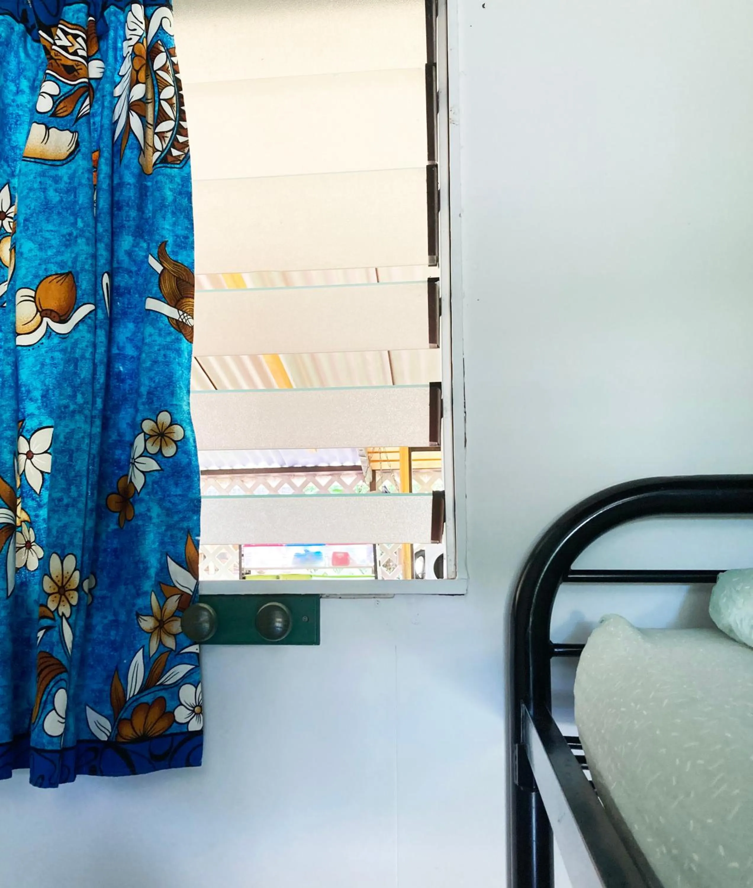 View (from property/room), Bed in Pension TE MITI - PLAGE-BEACH 200m - Mahana Parc & Vaiava Beach pk18 - B&B CHAMBRES ou DORTOIR