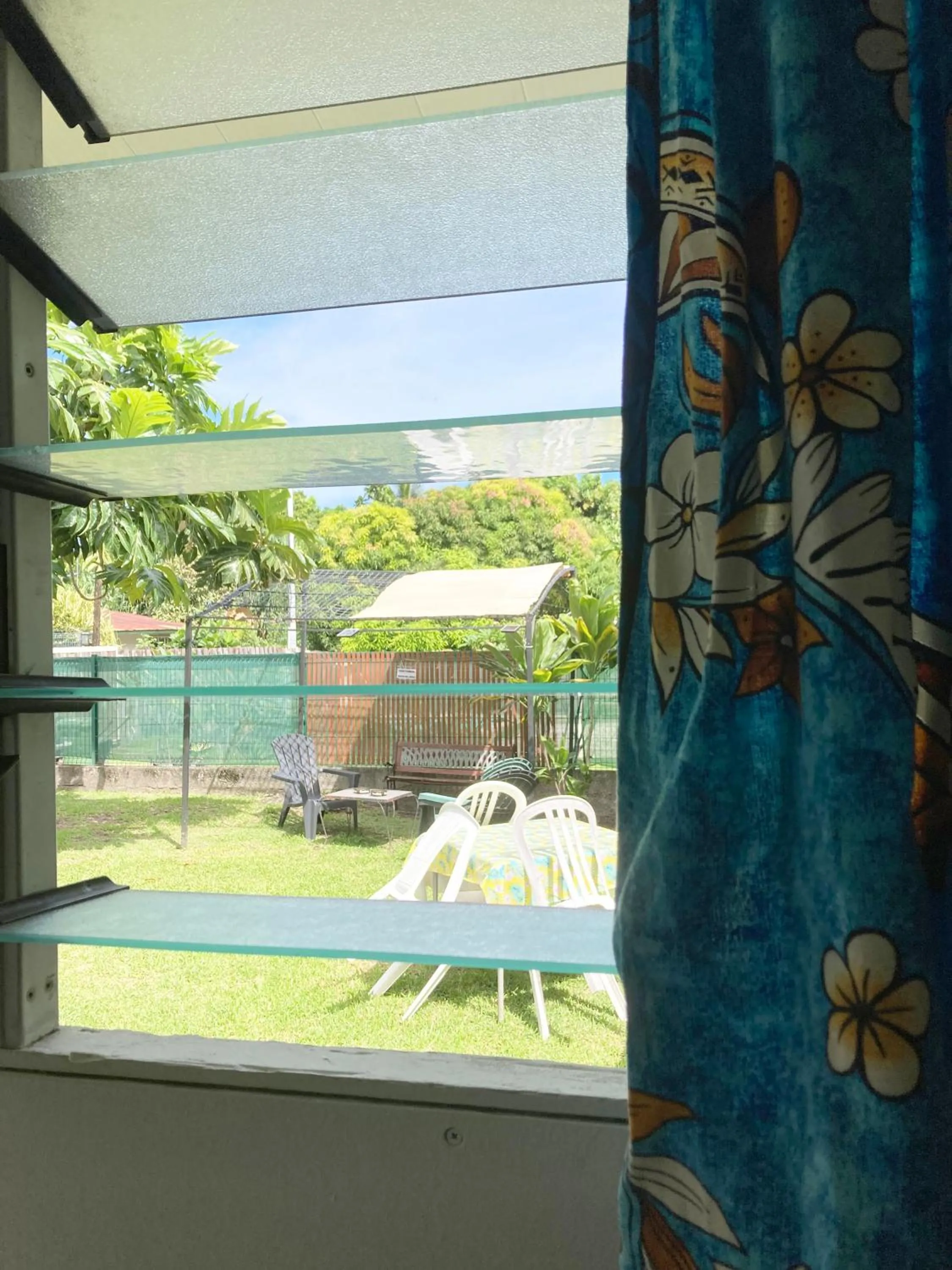 View (from property/room) in Pension TE MITI - PLAGE-BEACH 200m - Mahana Parc & Vaiava Beach pk18 - B&B CHAMBRES ou DORTOIR