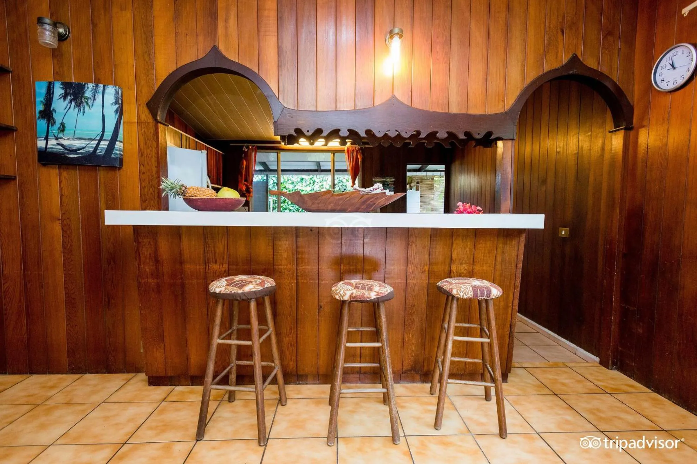 Lounge or bar in Pension TE MITI - PLAGE-BEACH 200m - Mahana Parc & Vaiava Beach pk18 - B&B CHAMBRES ou DORTOIR