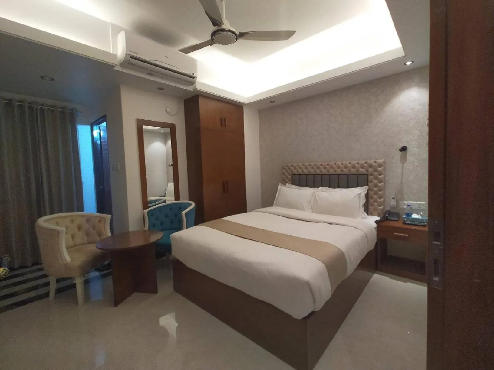 Bed in The Tayef Residency