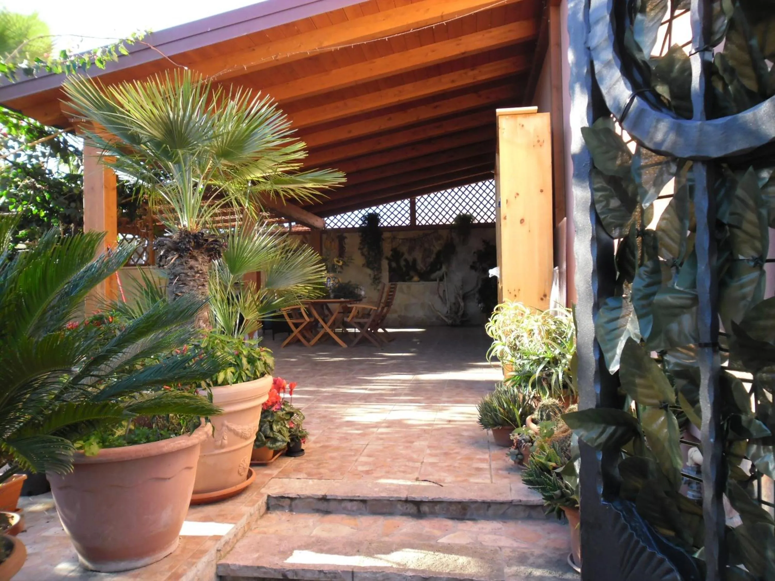 Facade/entrance in Viola di Mare Rooms and Parking
