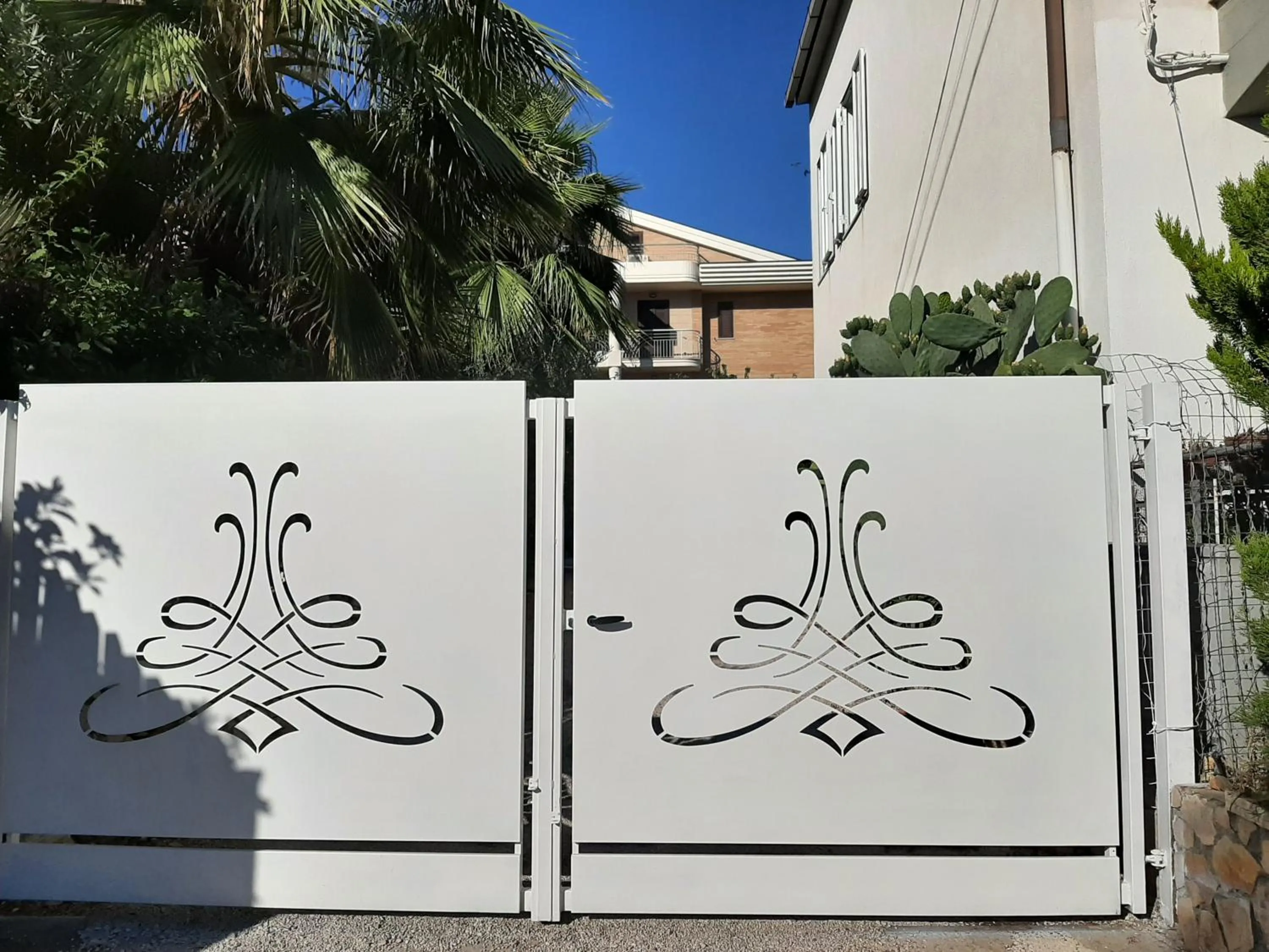 Parking in Viola di Mare Rooms and Parking