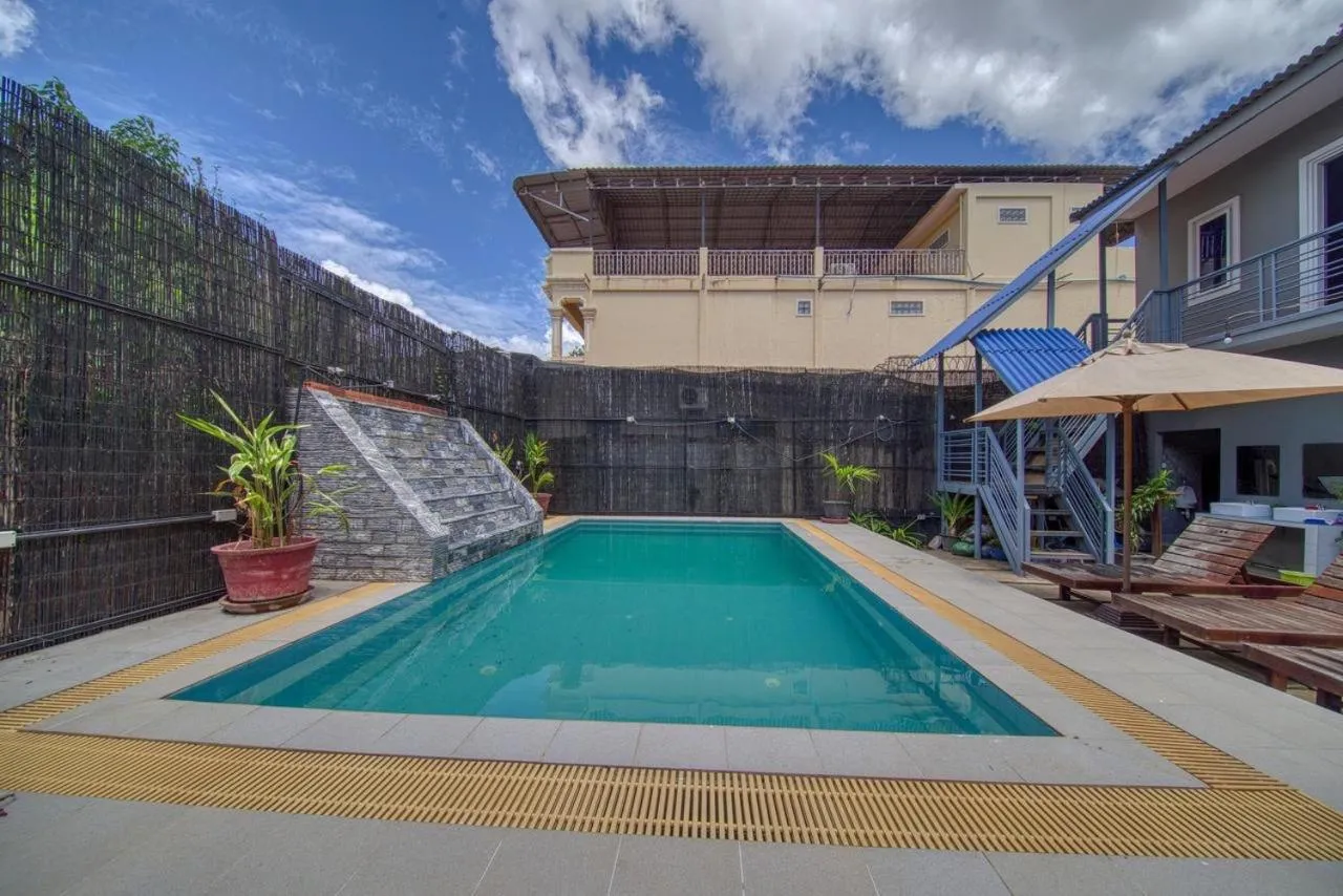 Swimming pool in Kalinga Art Home Guest House