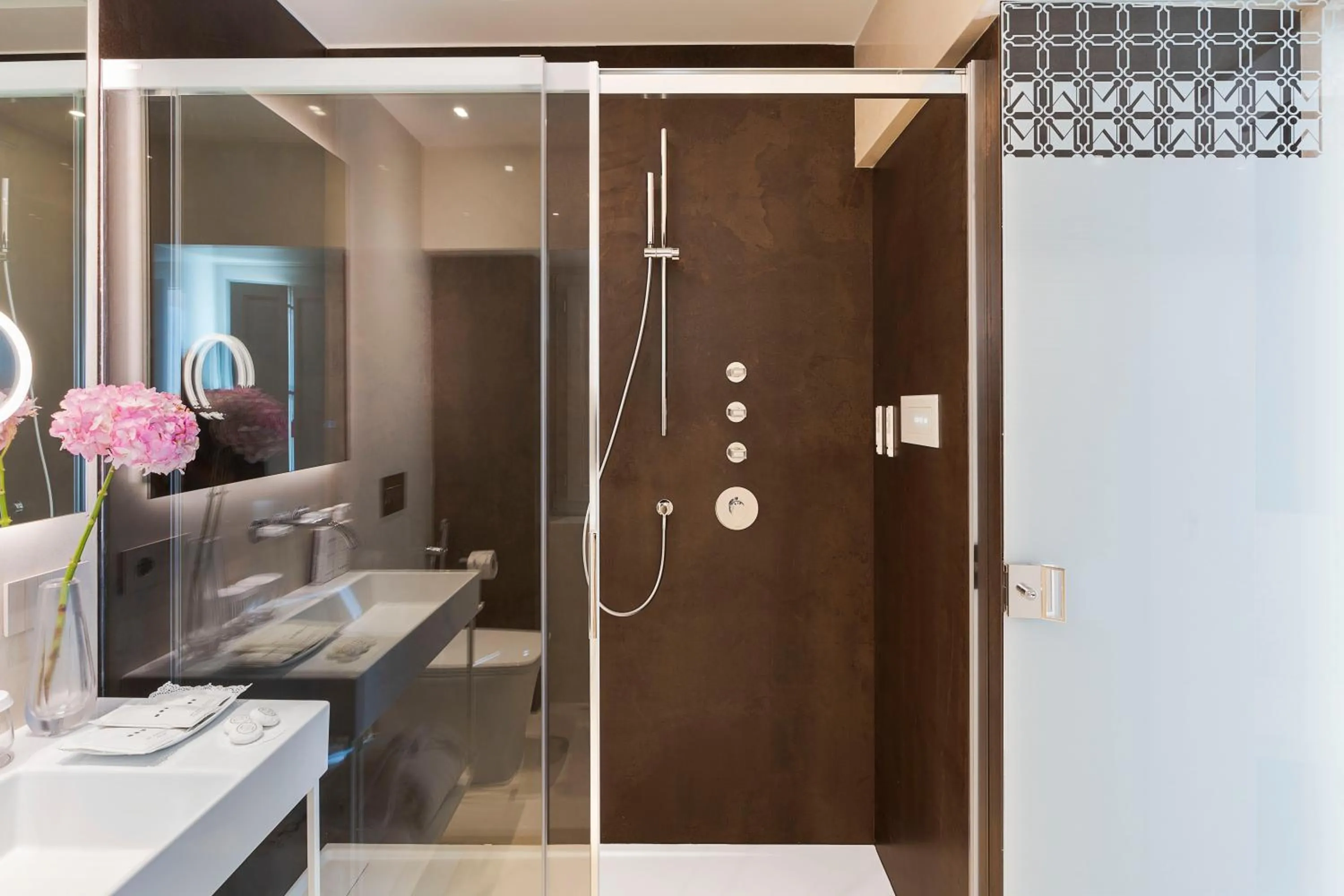 Shower in Maniace Boutique Hotel Ortigia - UNA Esperienze