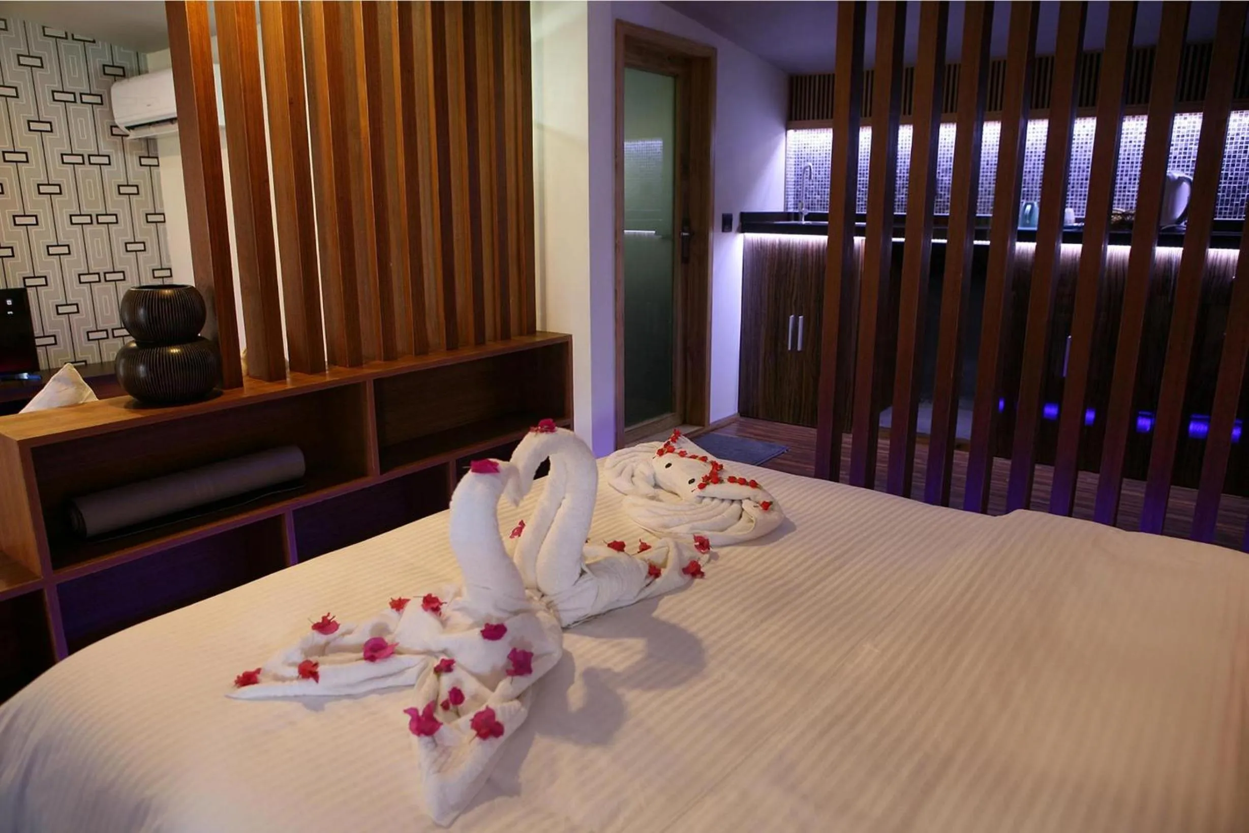 Bedroom, Bed in Ripple Beach Inn