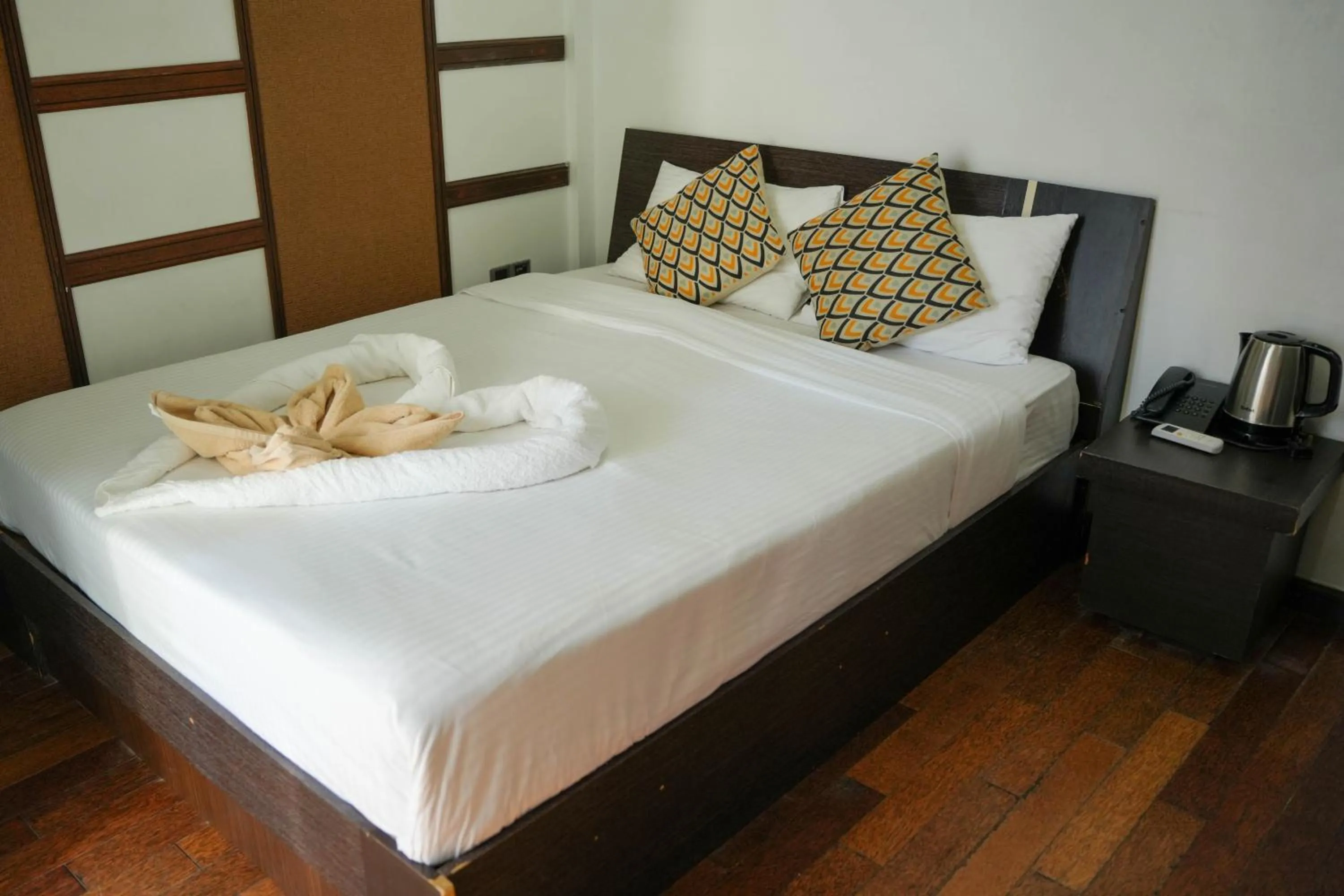 Bed in Ripple Beach Inn