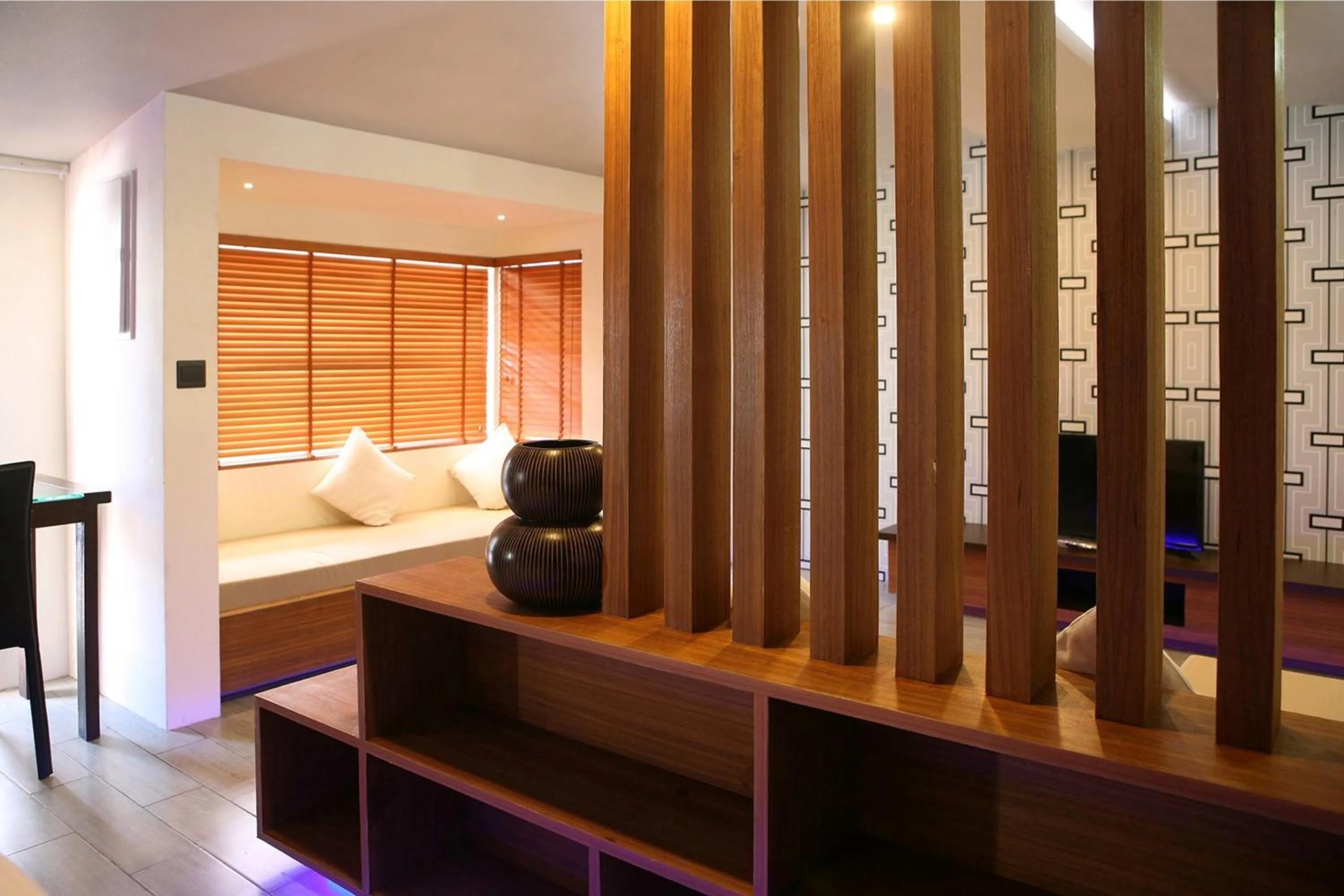 Seating area, Bed in Ripple Beach Inn