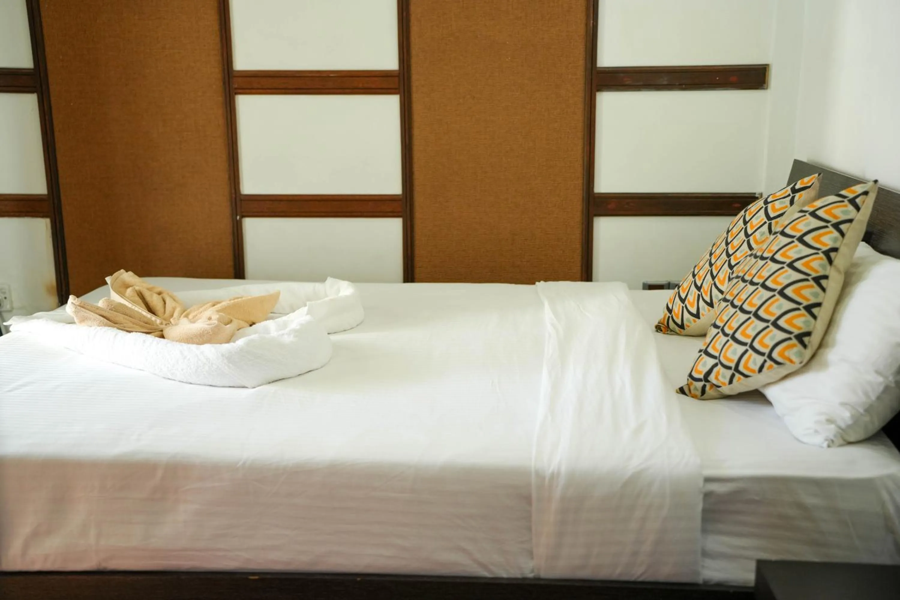 Bed in Ripple Beach Inn