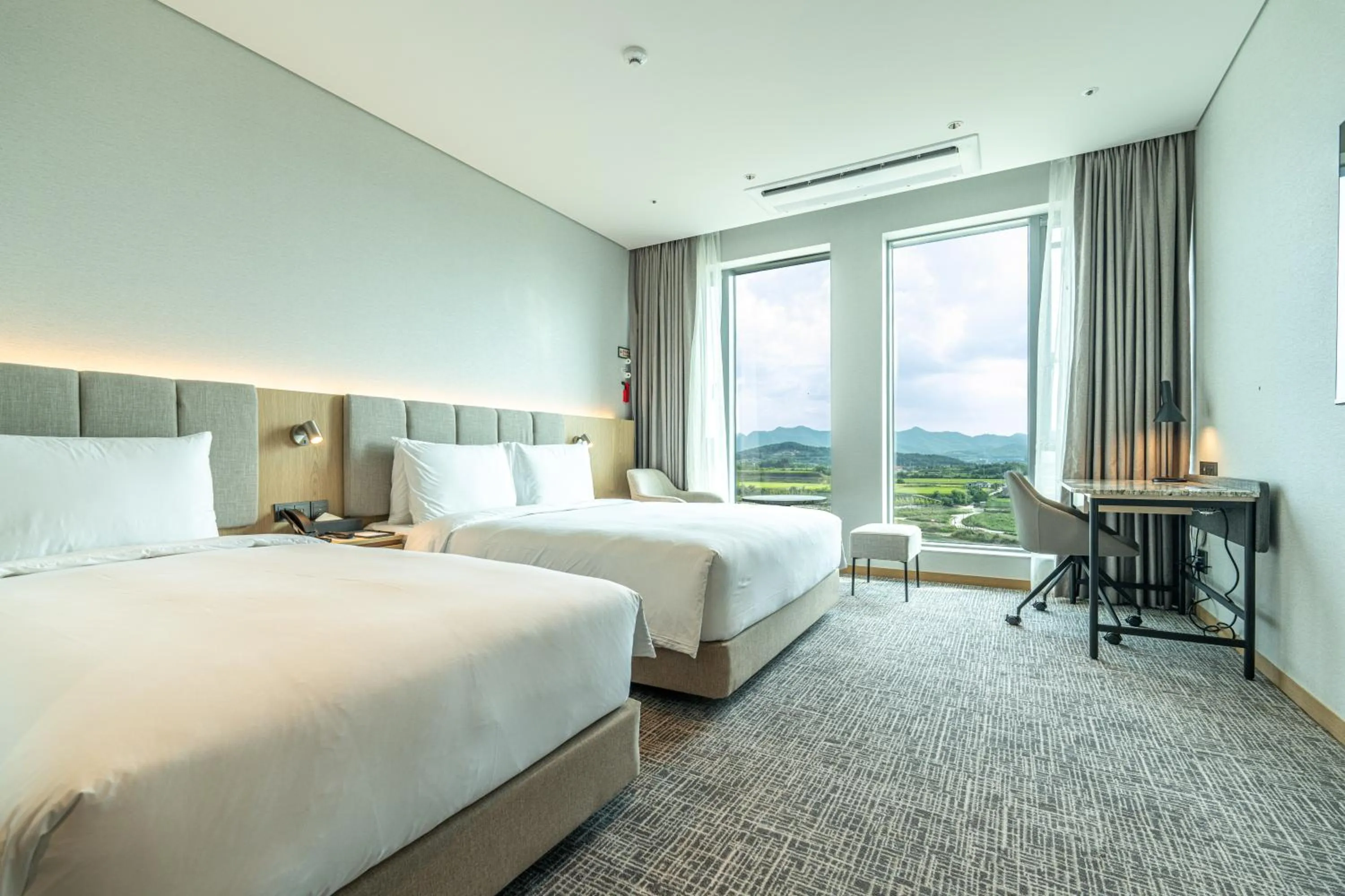 Bedroom, Bed in Stanford hotel Andong