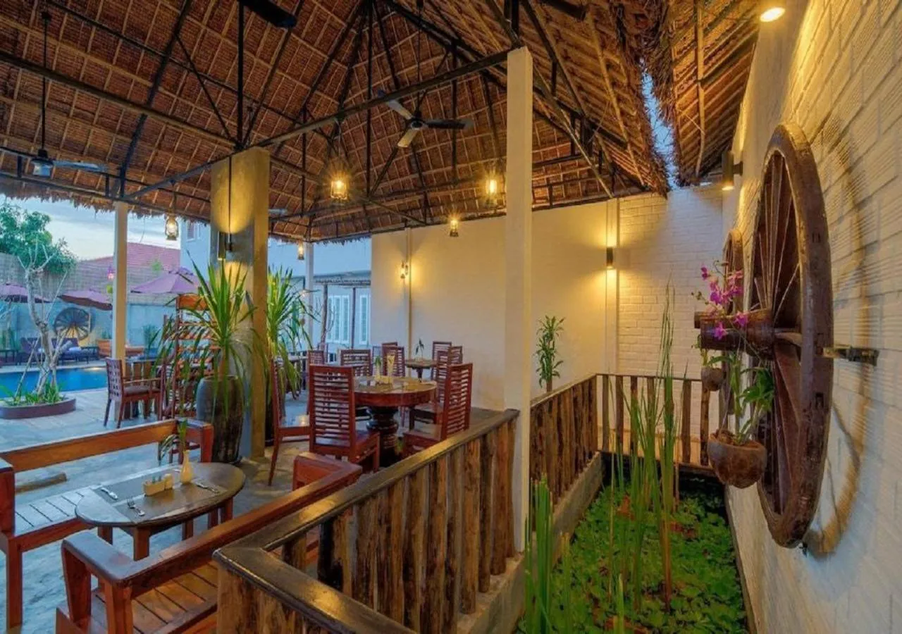 Restaurant/places to eat in Punleu Raksmey Boutique VIP