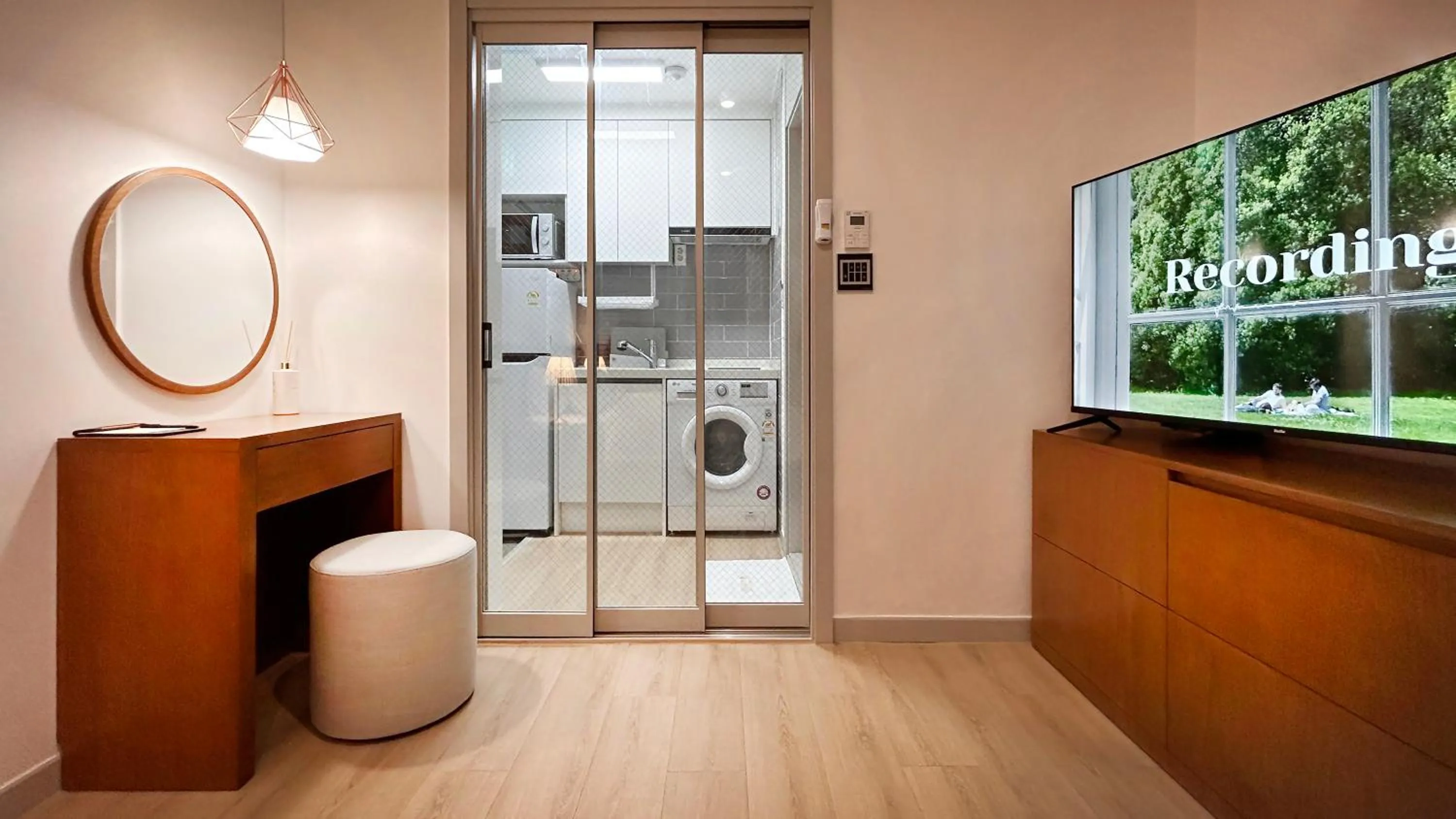 TV and multimedia in Hostel the Camino Seoul