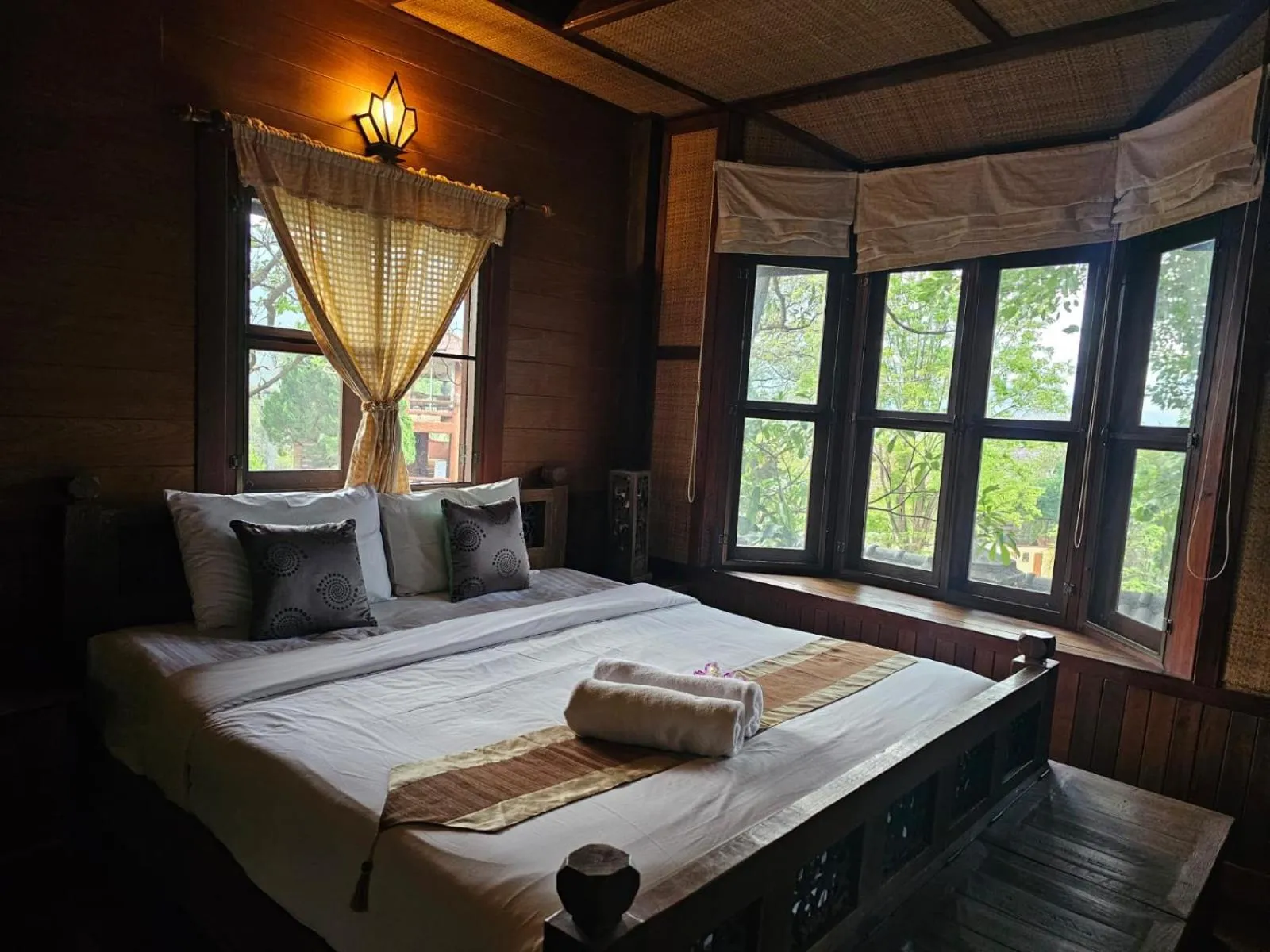 Bed in Insda Wellness Resort