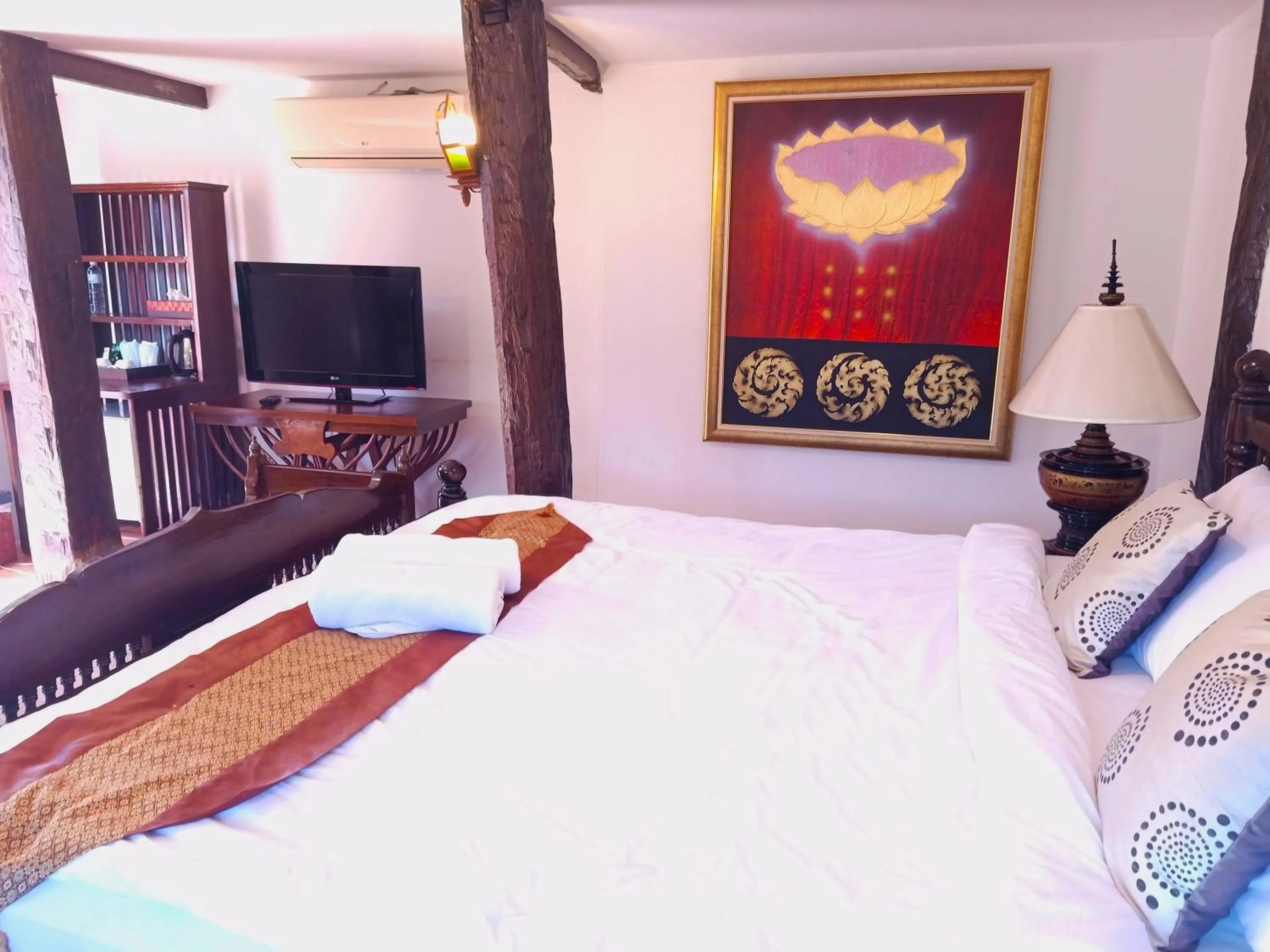 Bed in Insda Wellness Resort