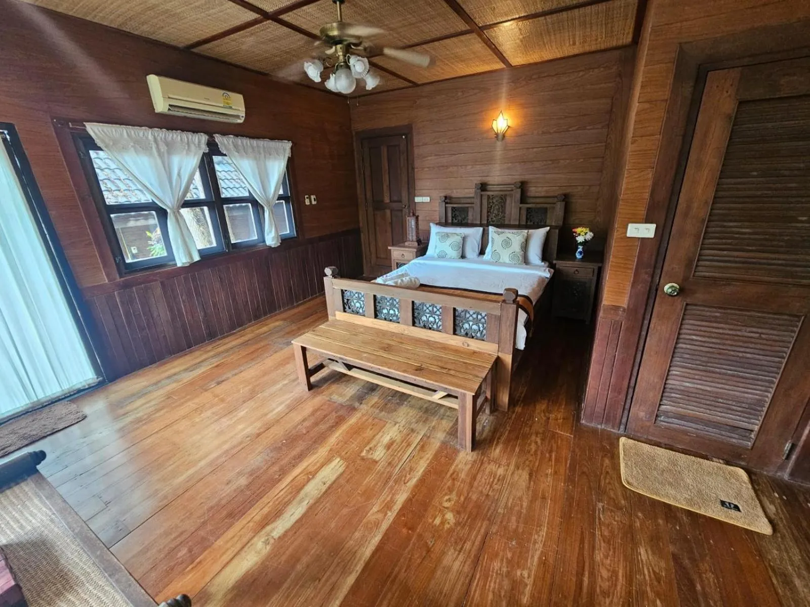 Bed in Insda Wellness Resort