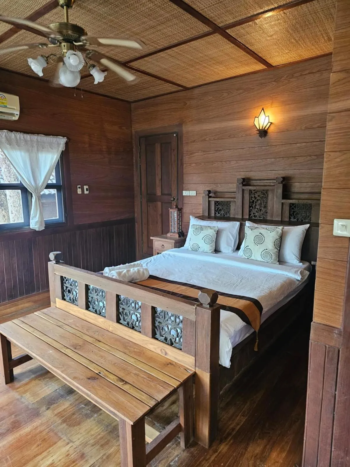 Bed in Insda Wellness Resort