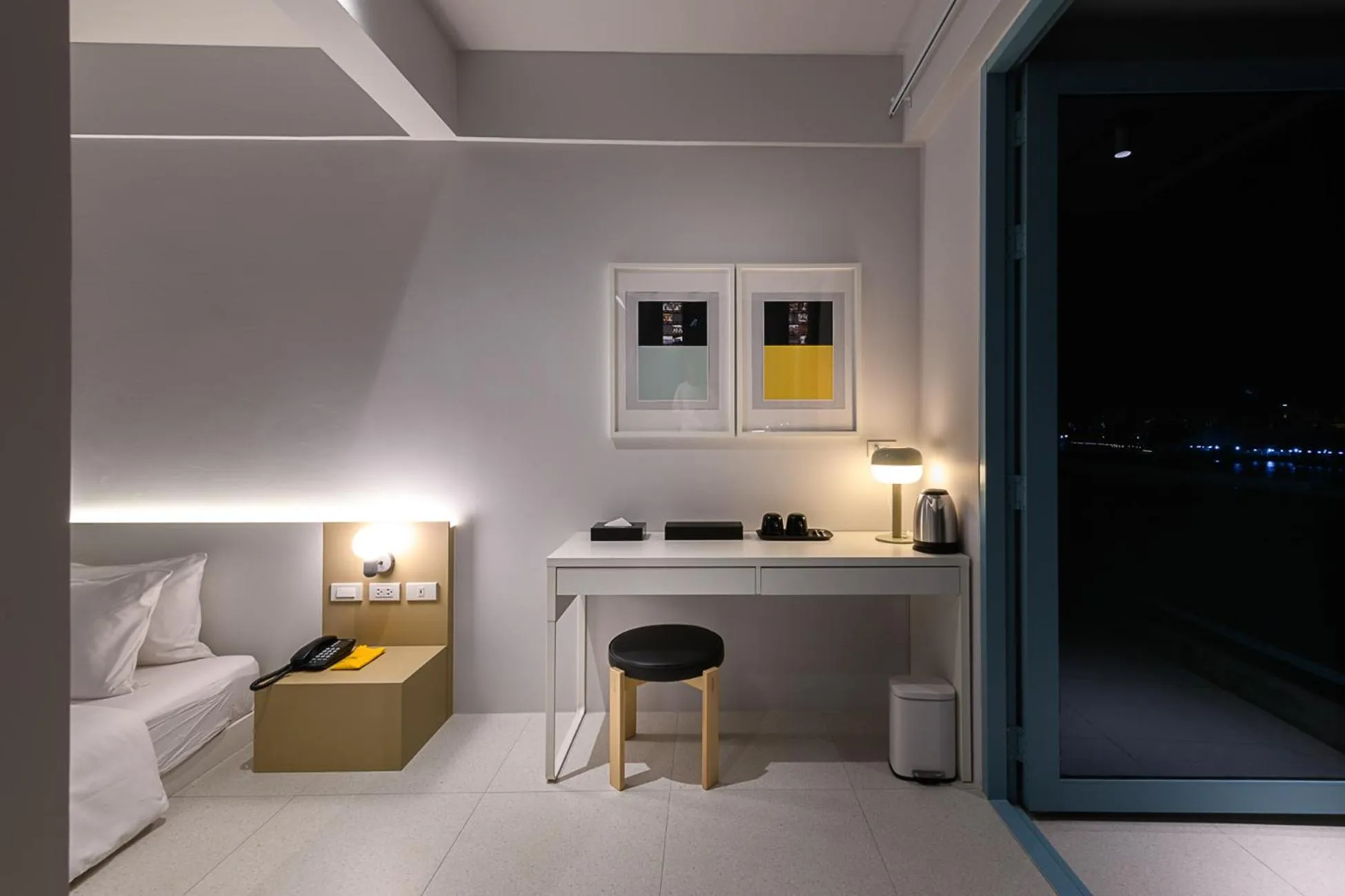 Seating area, Bed in Mowa Bangkok