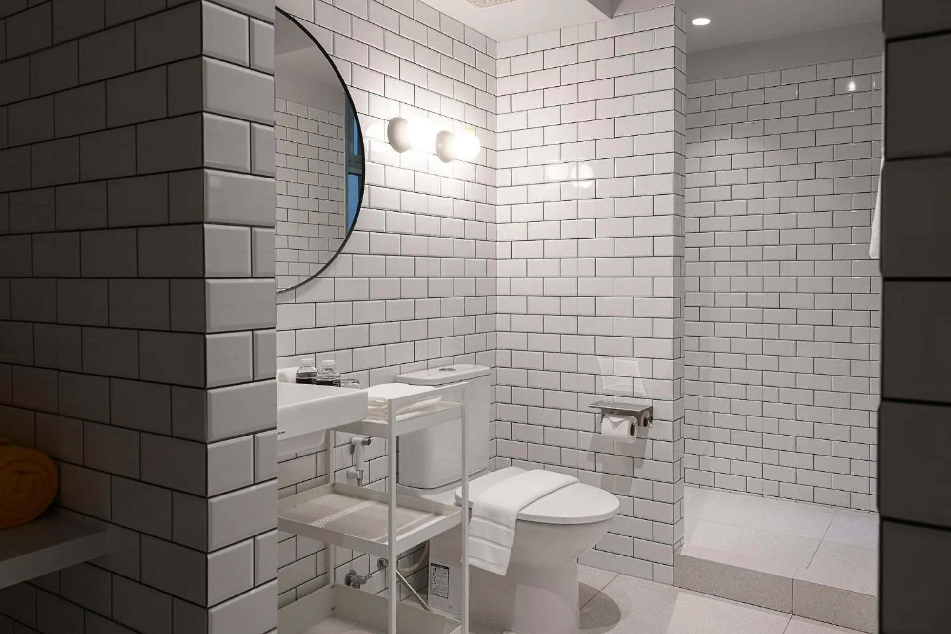 Shower in Mowa Bangkok