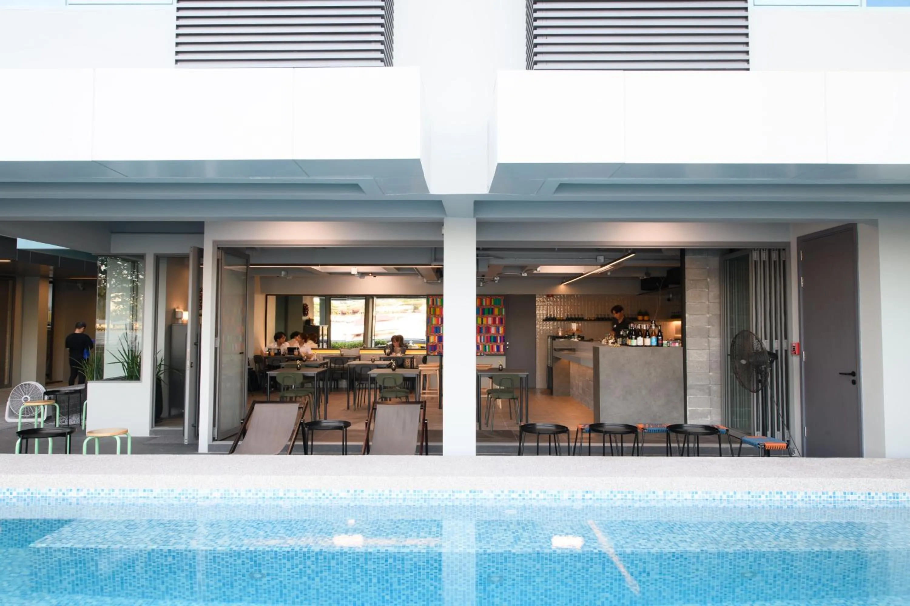 Restaurant/places to eat in Mowa Bangkok