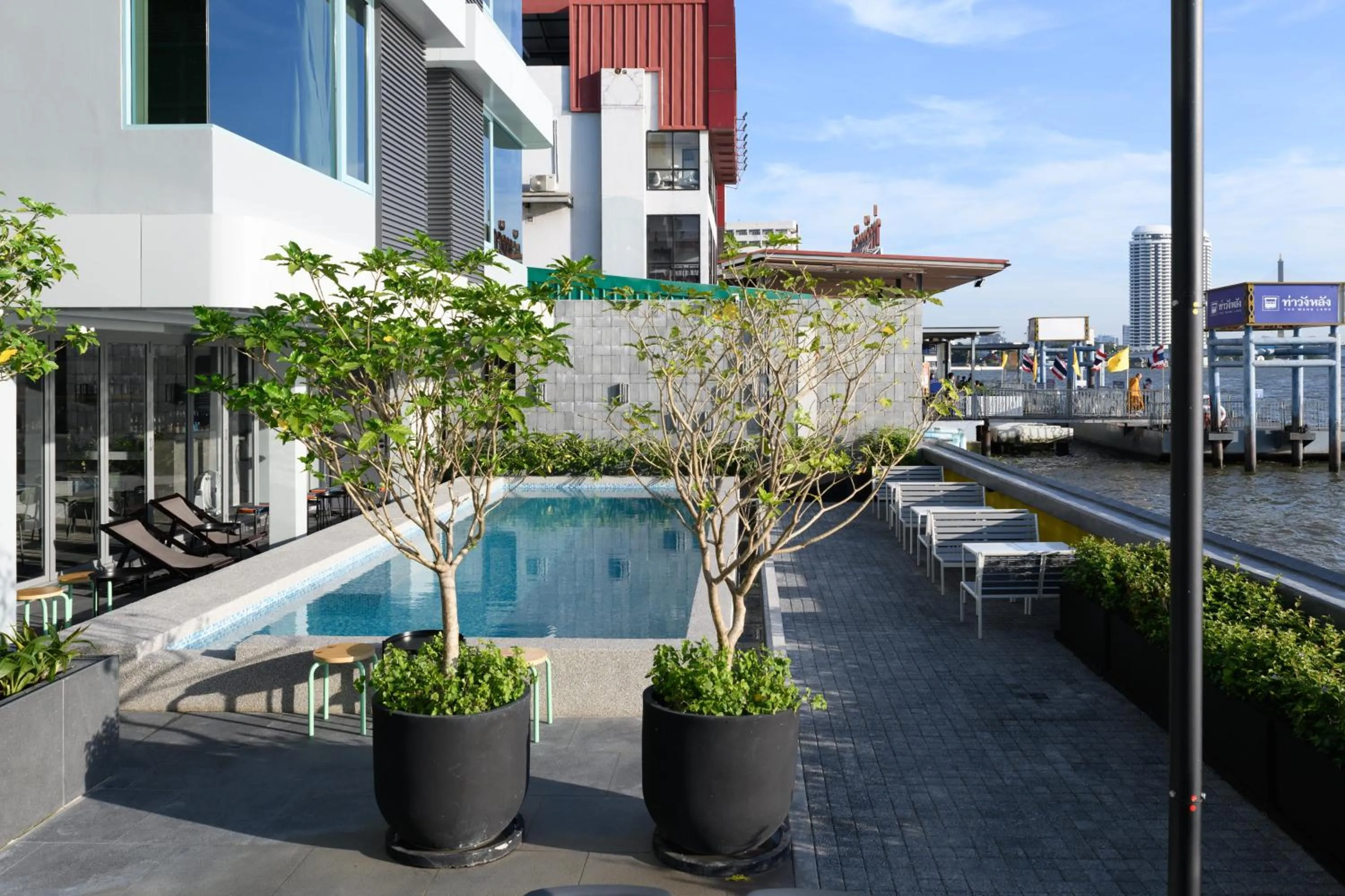 Swimming pool in Mowa Bangkok