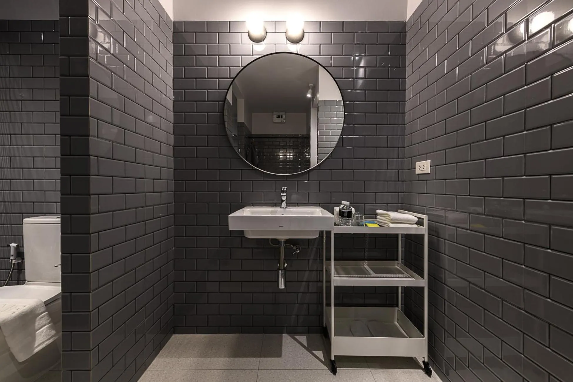 Shower in Mowa Bangkok