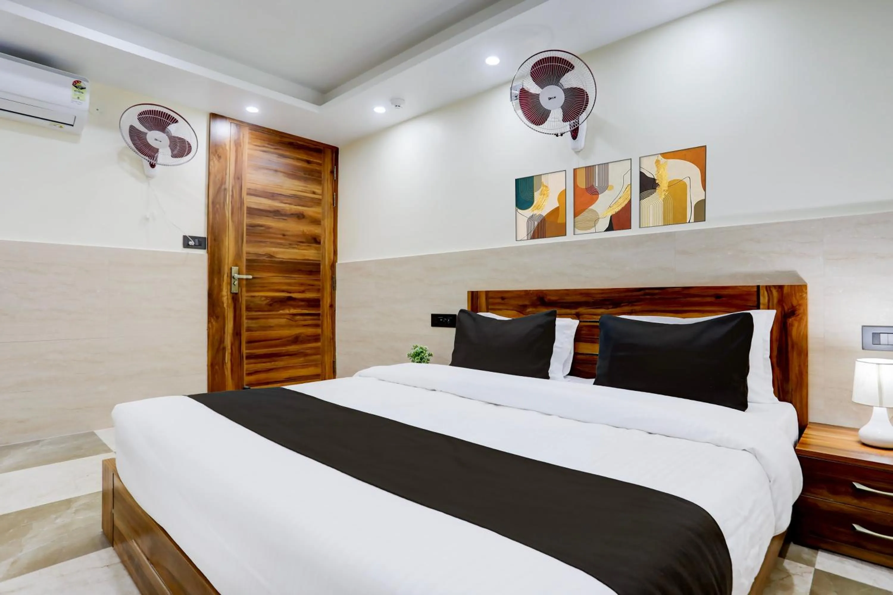 Bedroom in Collection O Elite