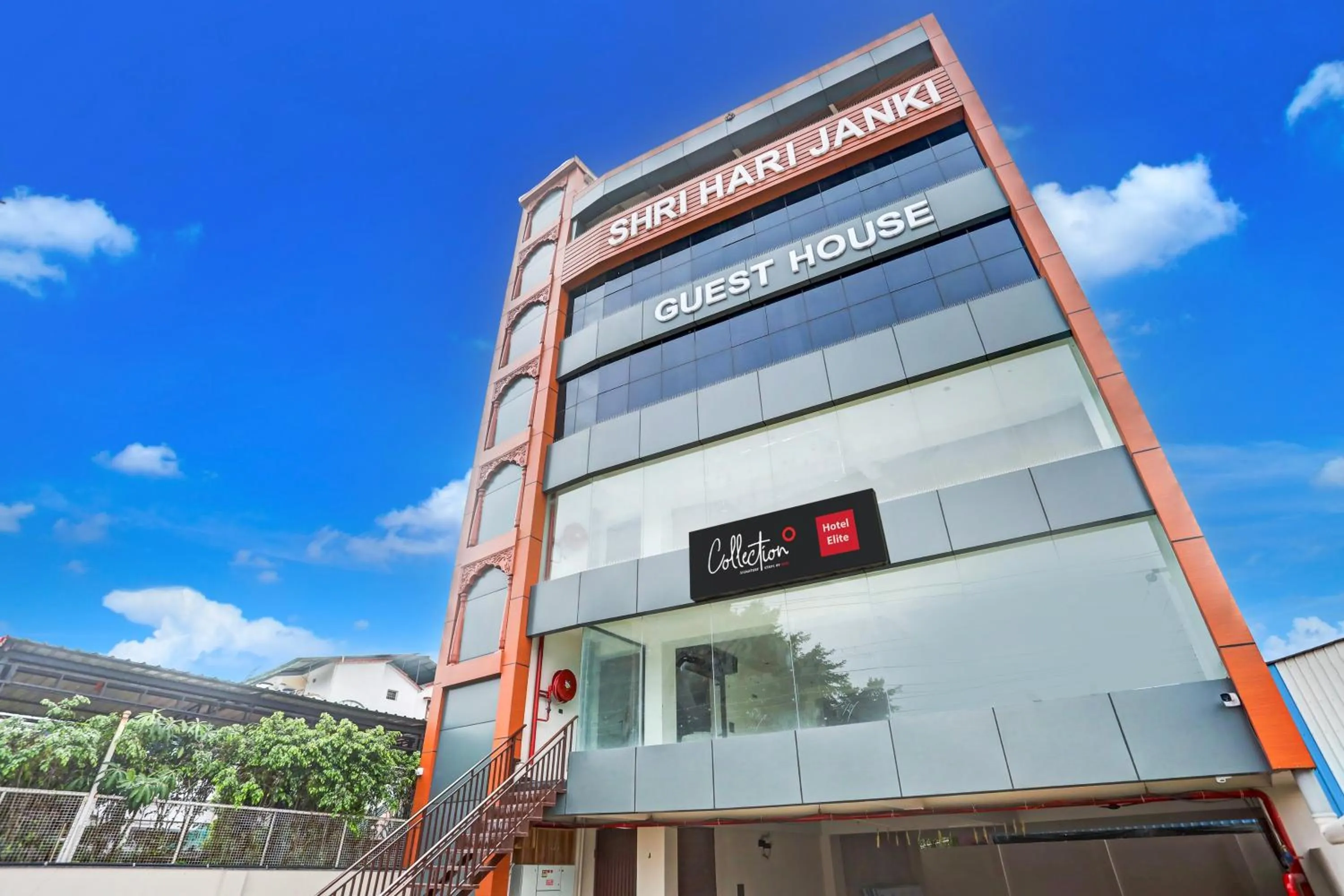 Facade/entrance in Collection O Elite