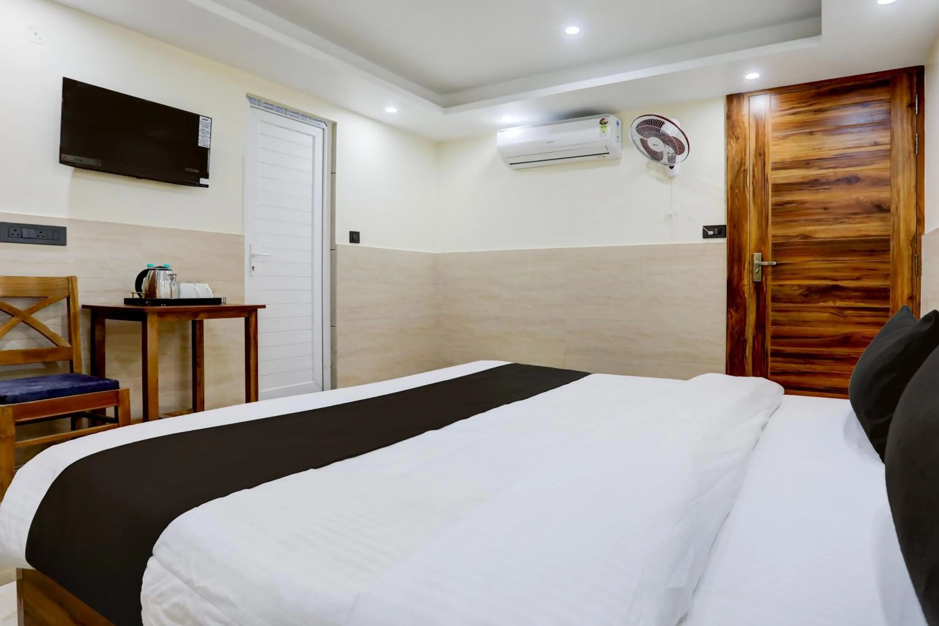 Bedroom in Collection O Elite