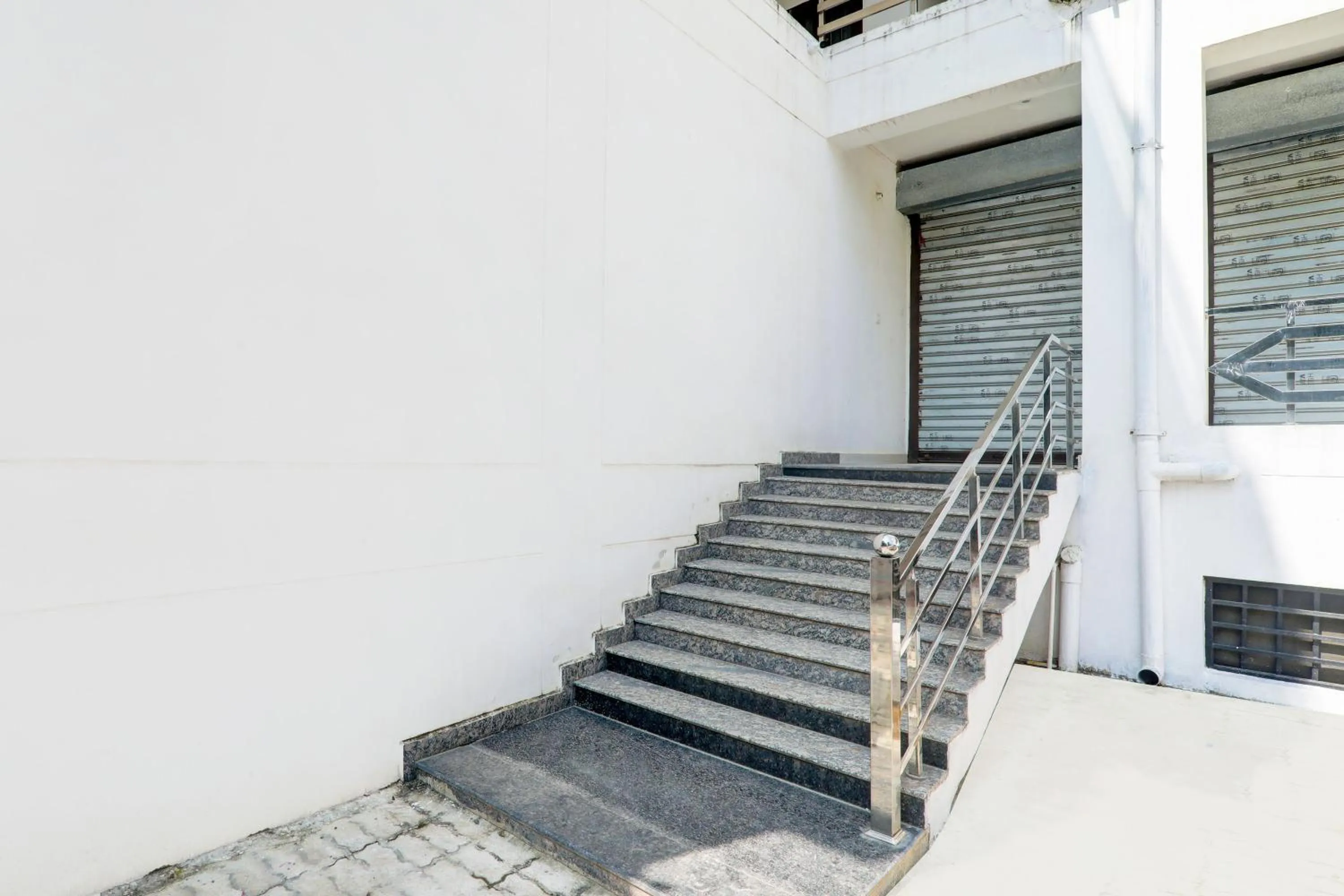 Facade/entrance in Hotel O Serene Inn Hotel And Restaurant