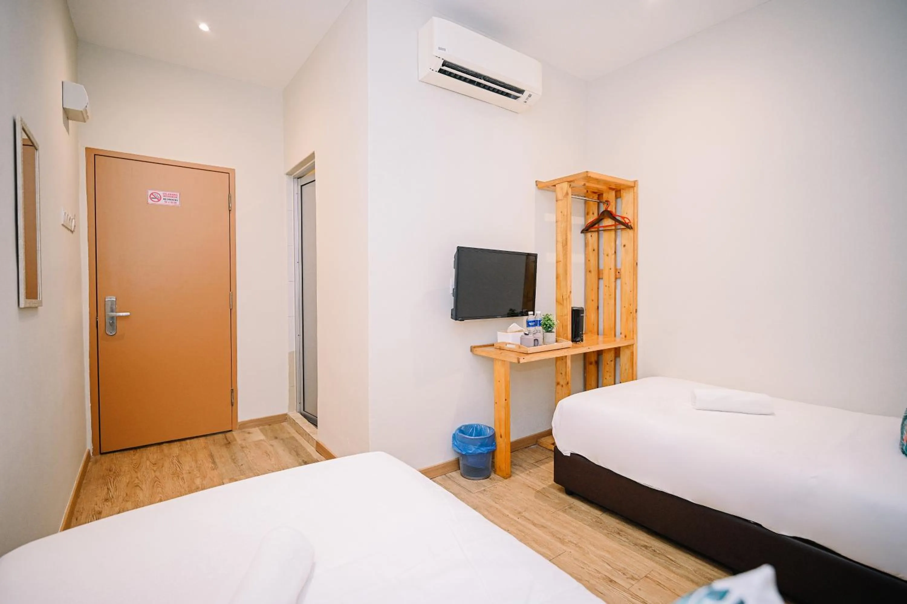 Bed in Swing & Pillows - Kota Warisan, Sepang