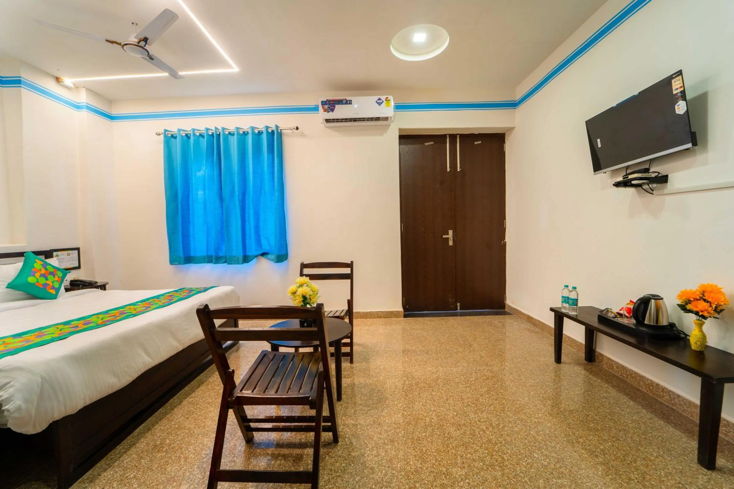 Bedroom, Bed in Treebo Blu Vvu