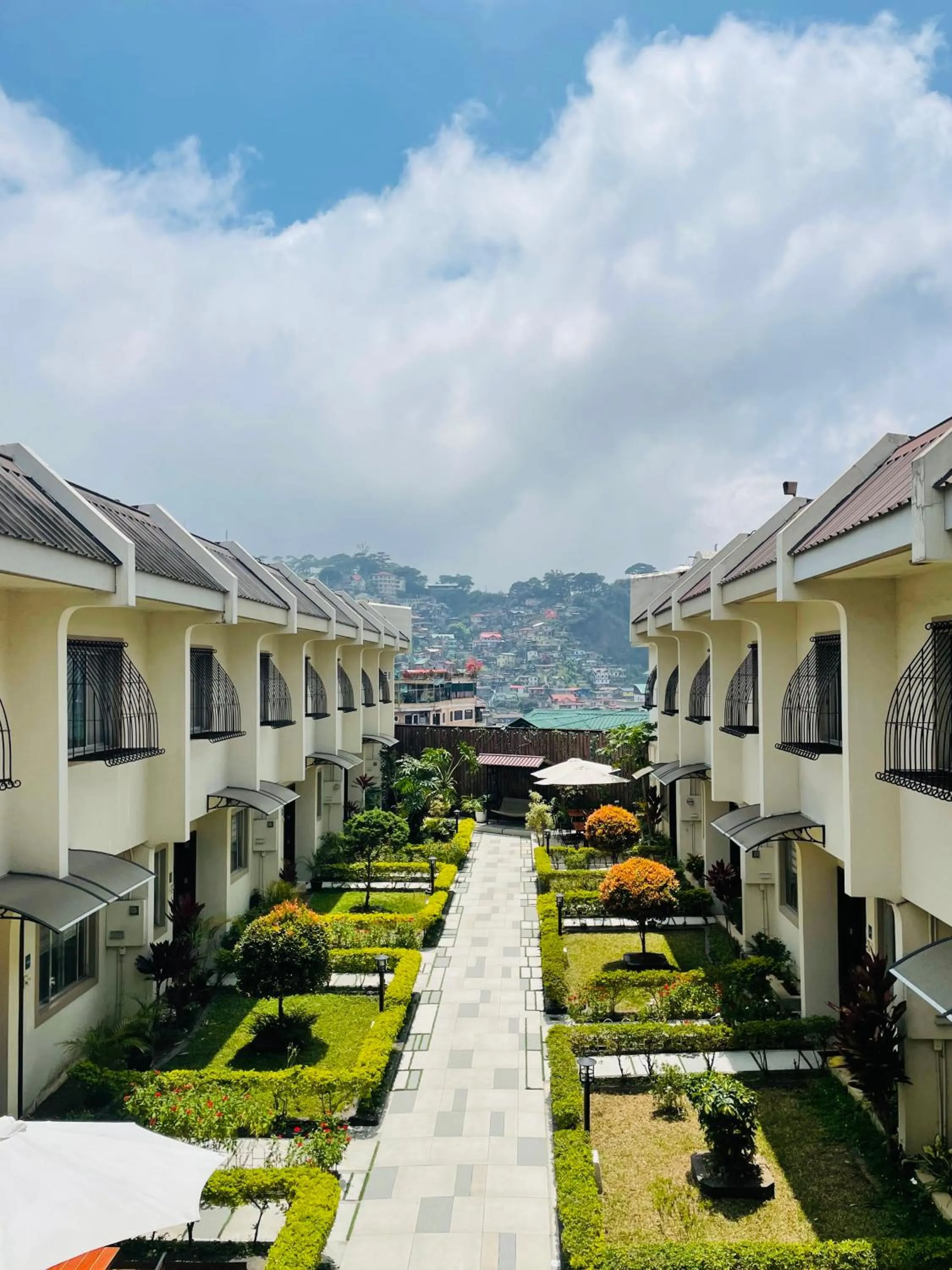 Property building in Baguio Holiday Villas