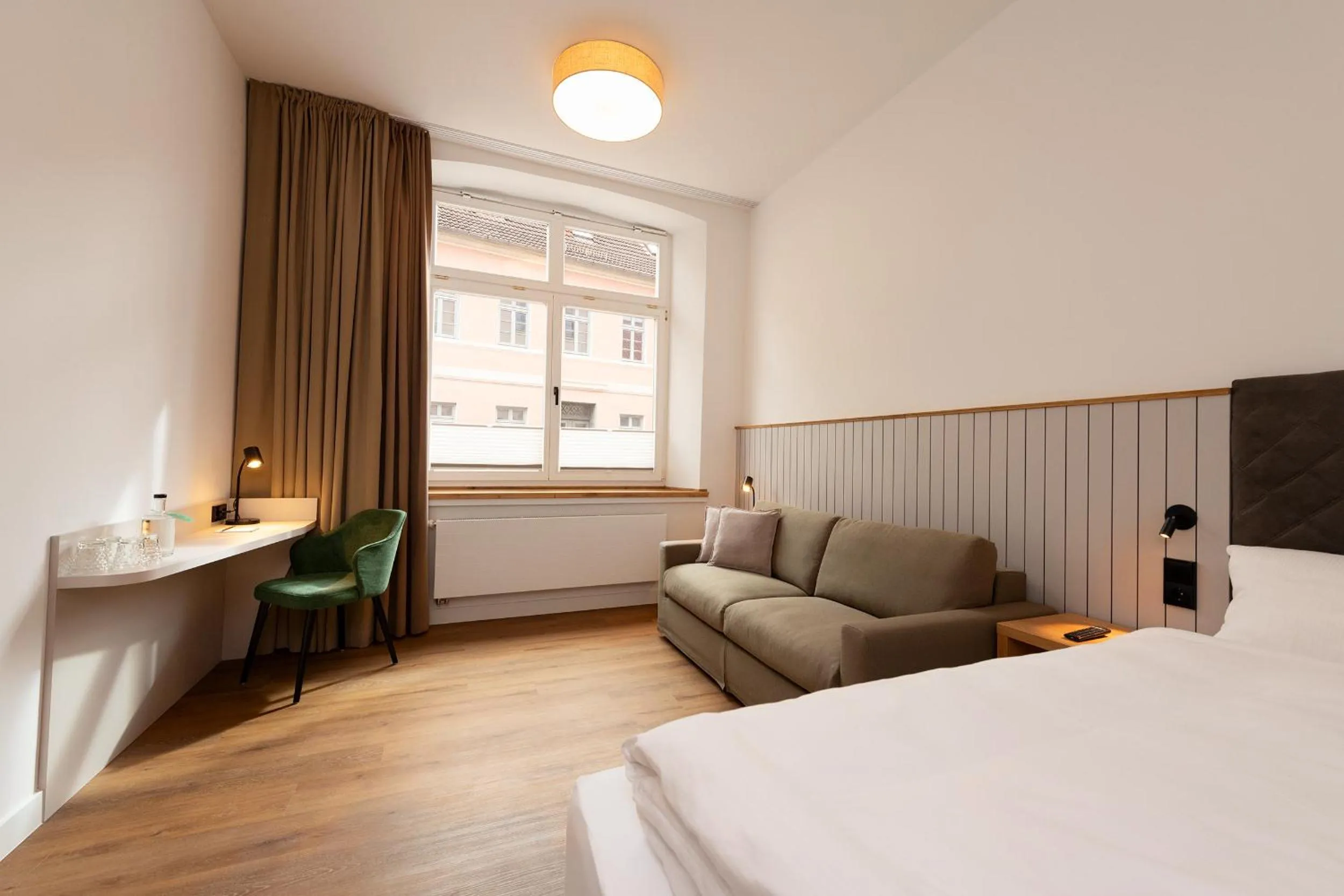 Photo of the whole room, Bed in Hanse House Wismar