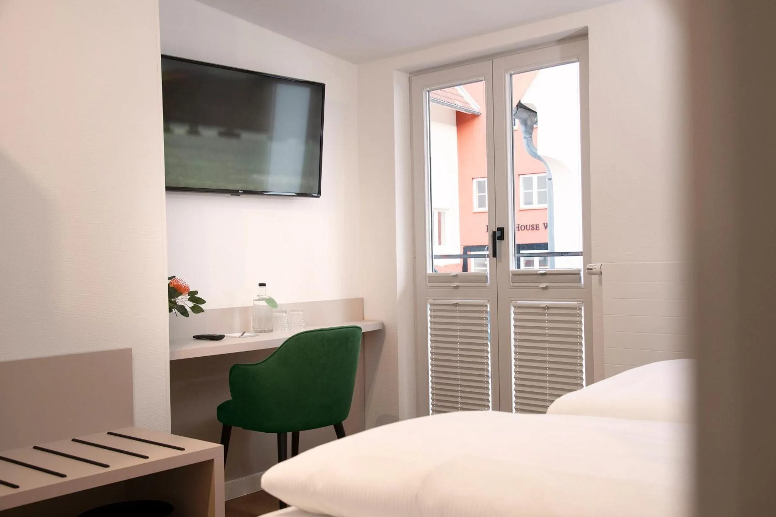 Photo of the whole room, Bed in Hanse House Wismar