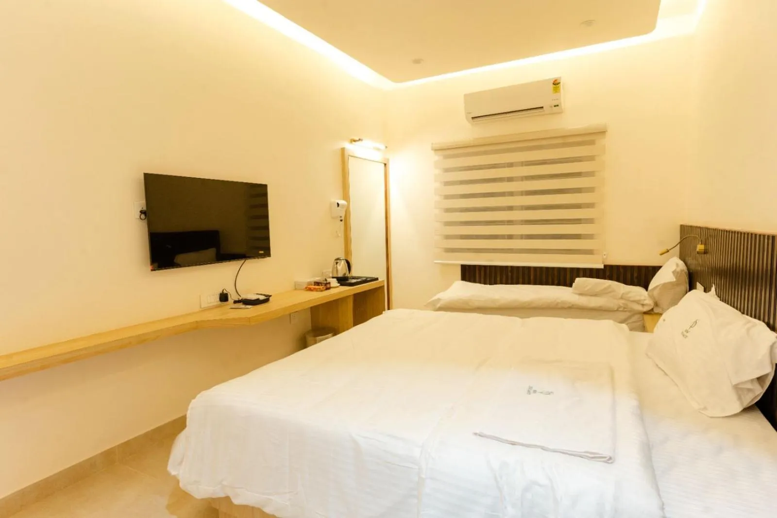 Bedroom, Bed in Sri Senthoor Velavan Palace SSV Palace