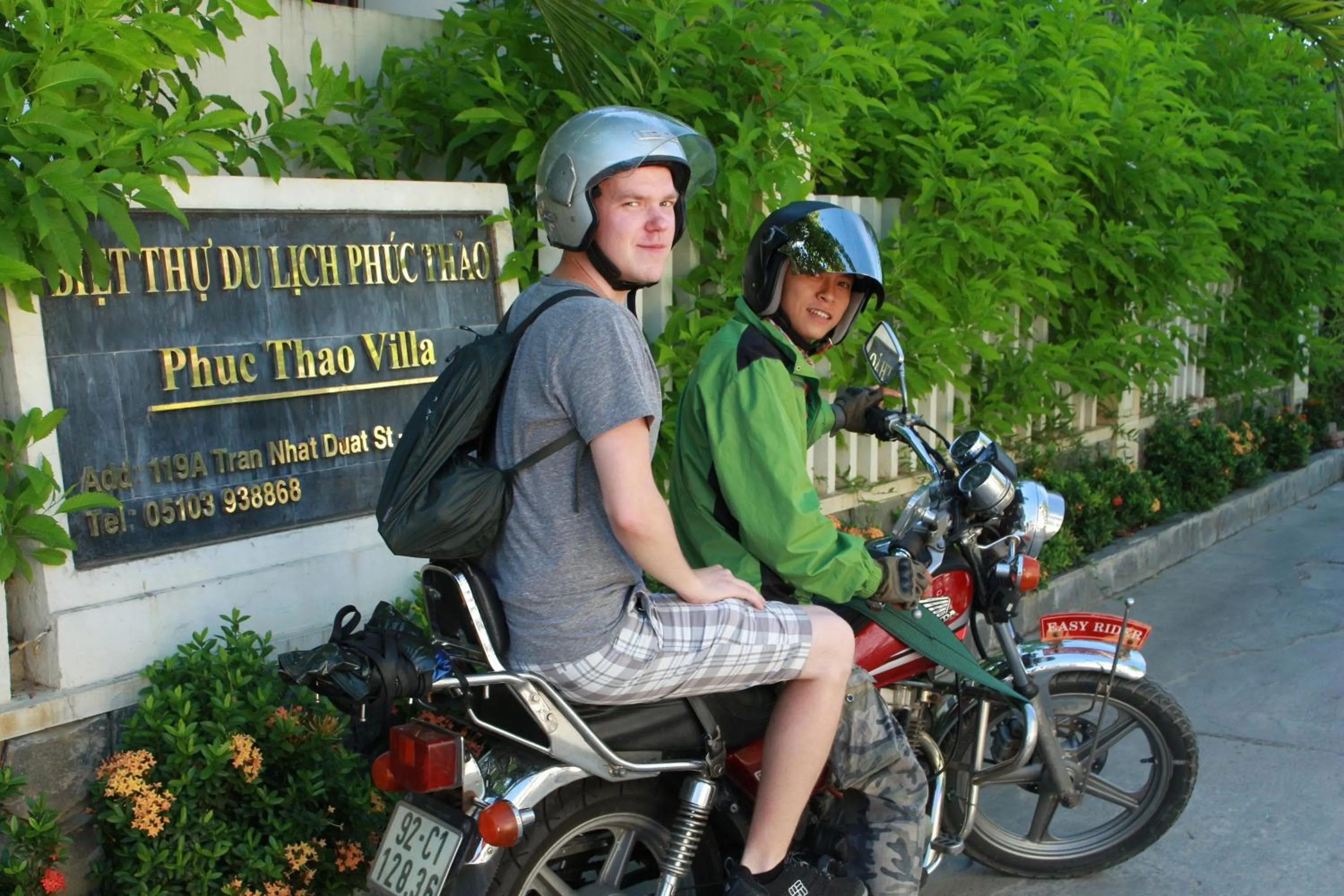 group of guests in Phuc Thao Villa