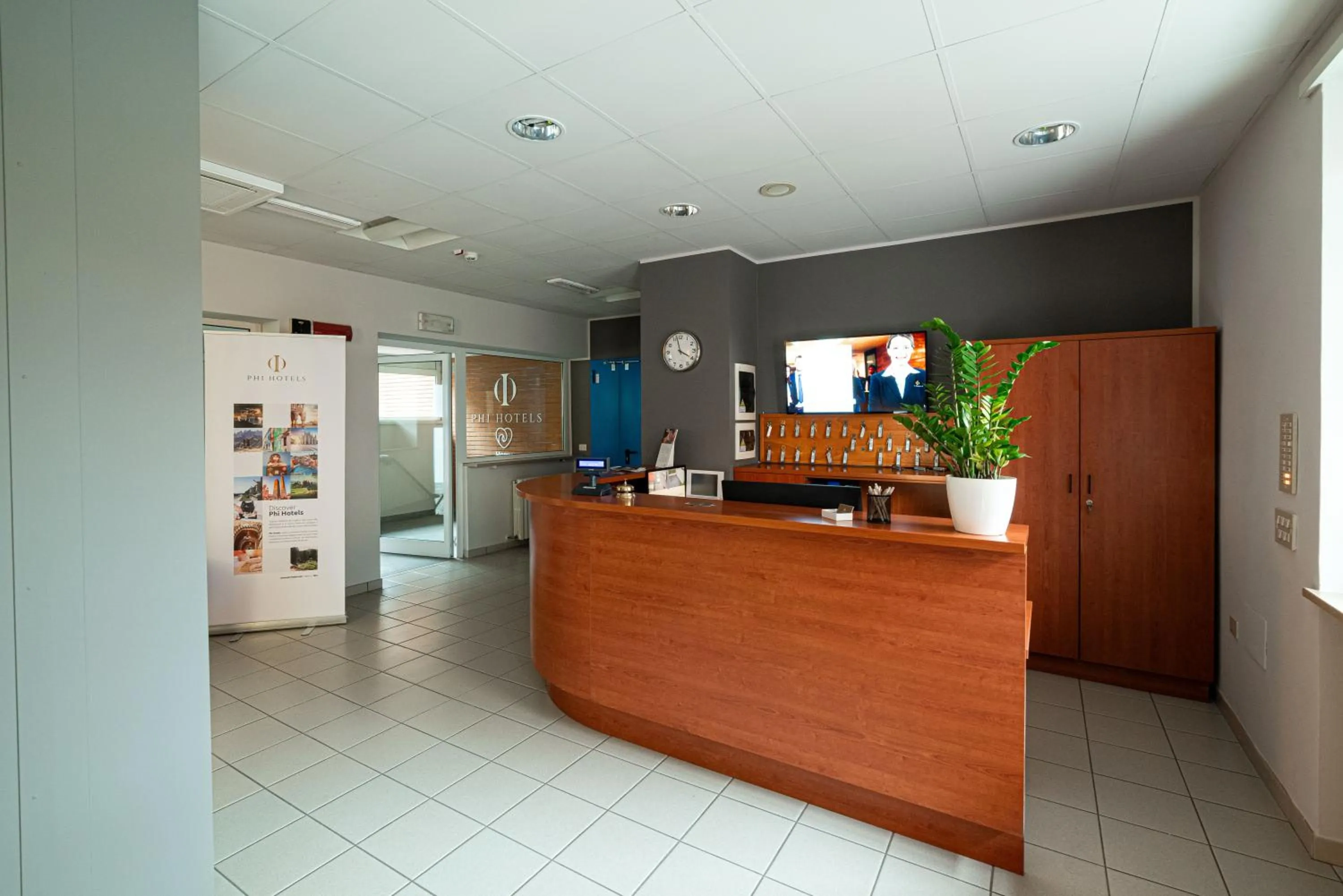 Lobby or reception in Phi Hotel Homy Druento