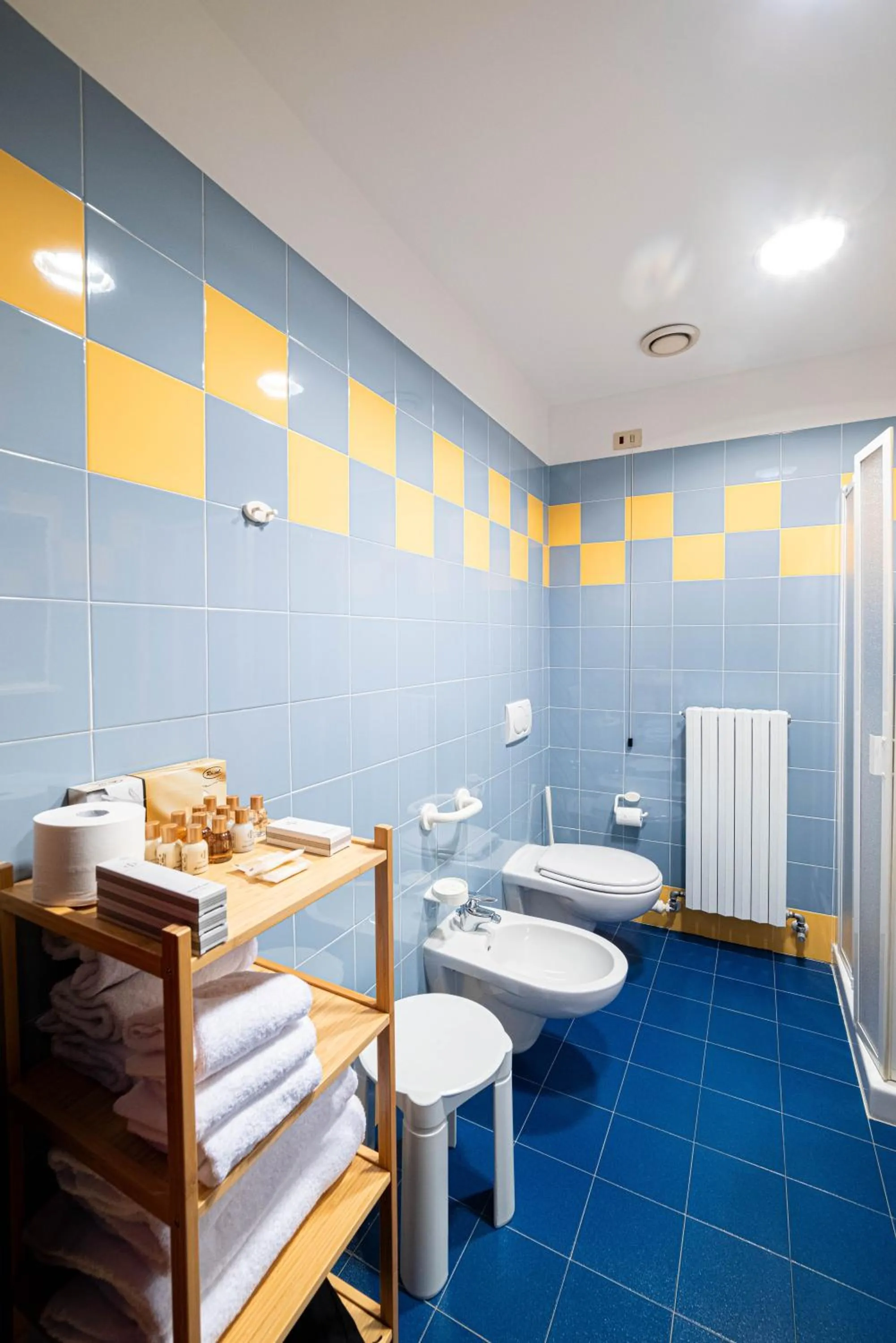 Toilet in Phi Hotel Homy Druento