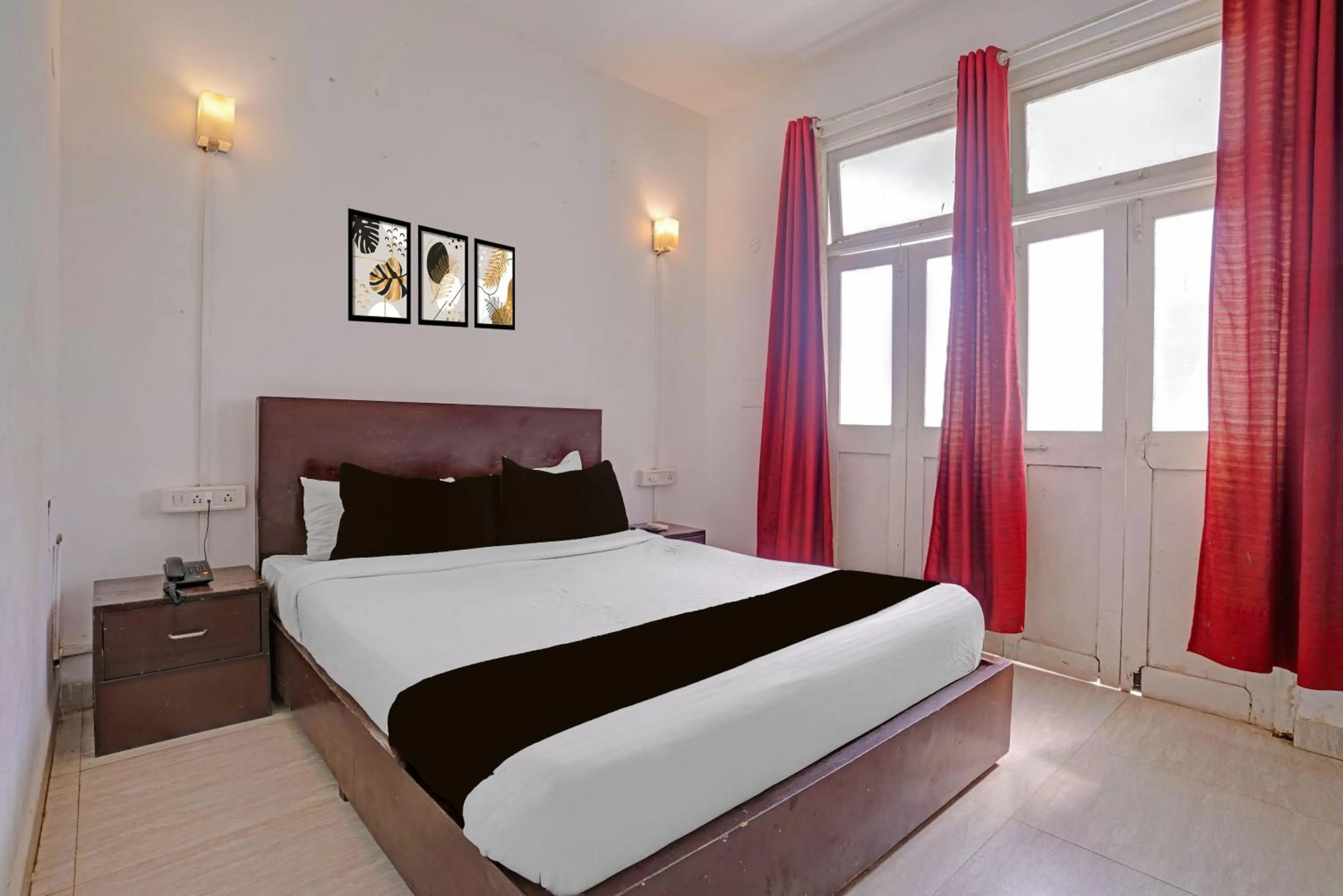 Bedroom, Bed in Townhouse Calangute - Baga Circle Formerly Park Avenue